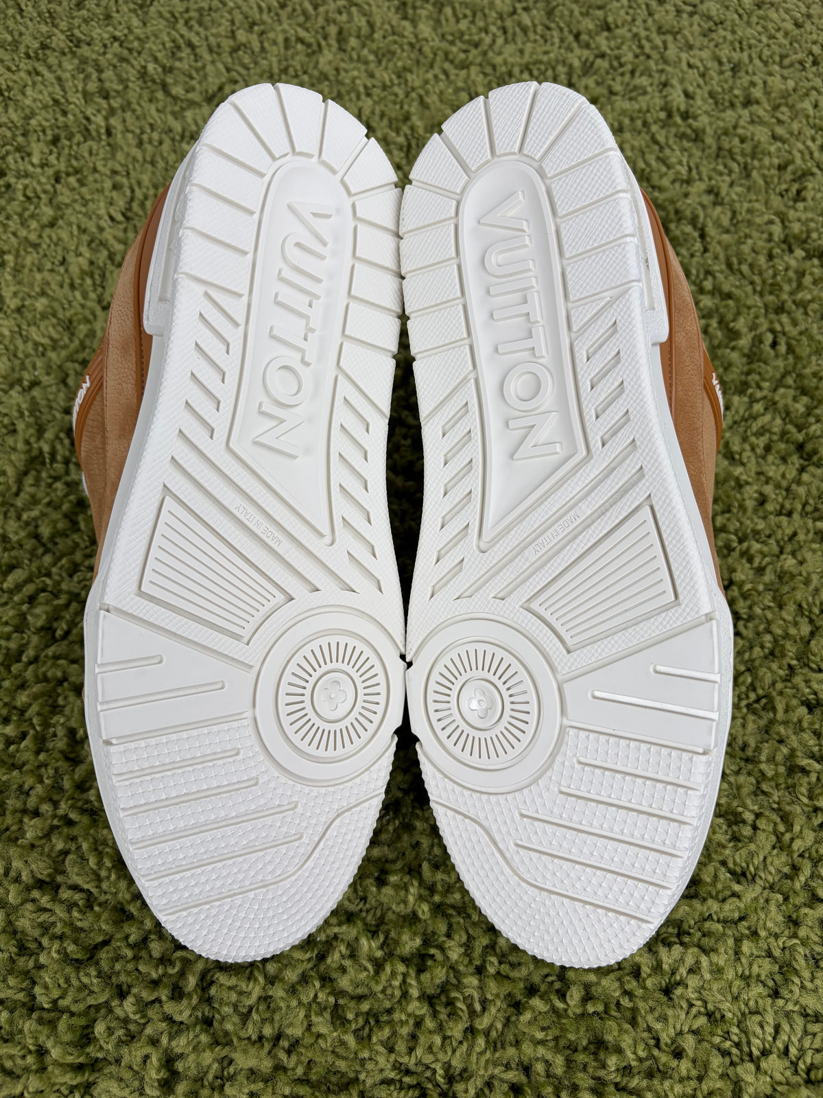 Louis Vuitton Trainer Beige 7