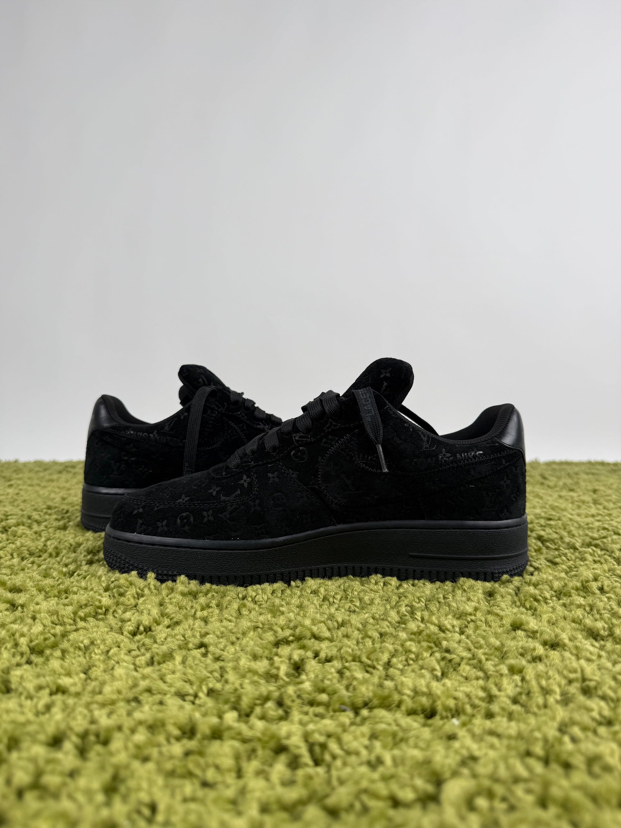 Louis Vuitton x Nike air force 1 40,5