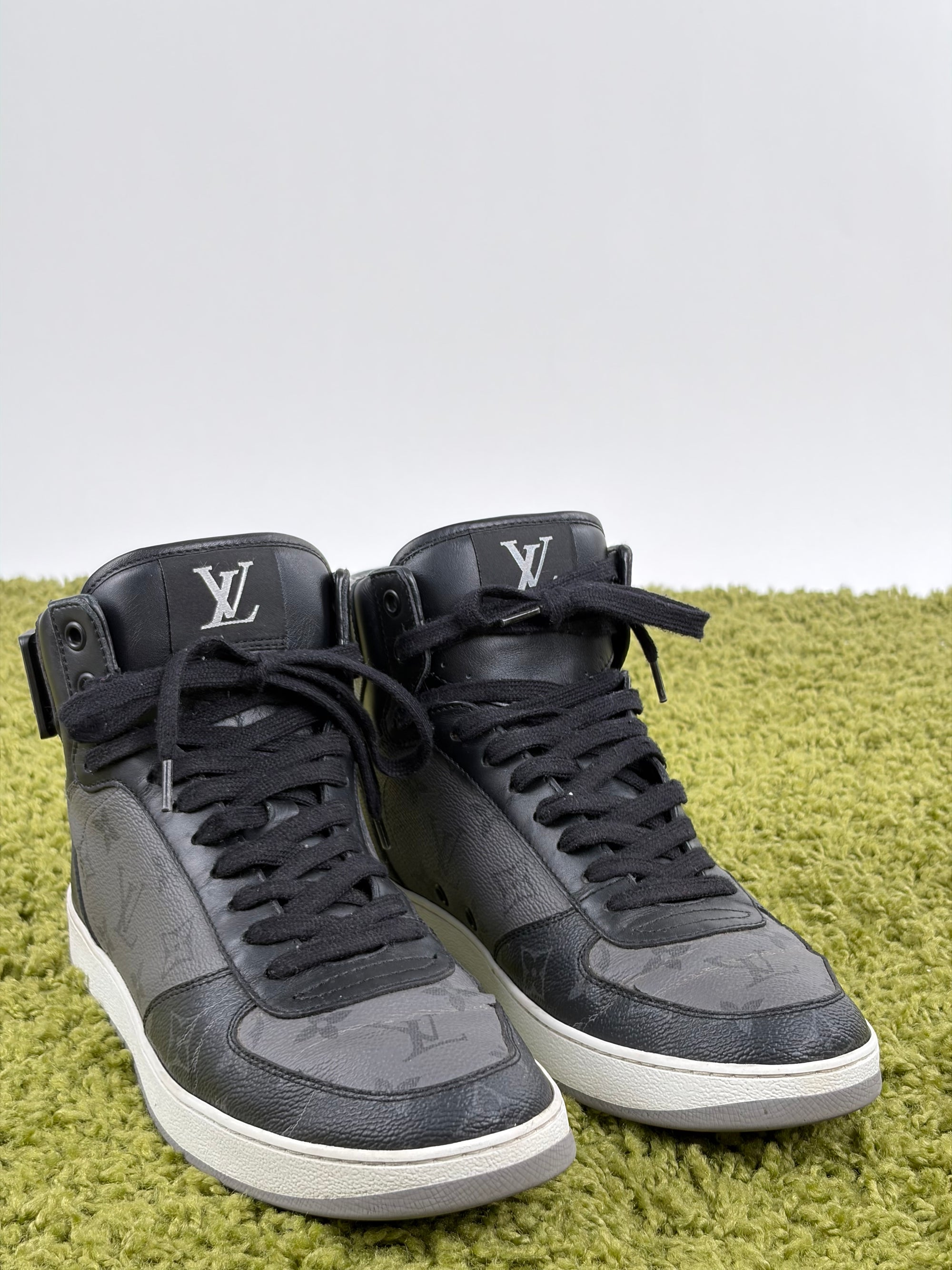 Louis vuitton rivoli Size 7=41 calza 42 nere e grigie