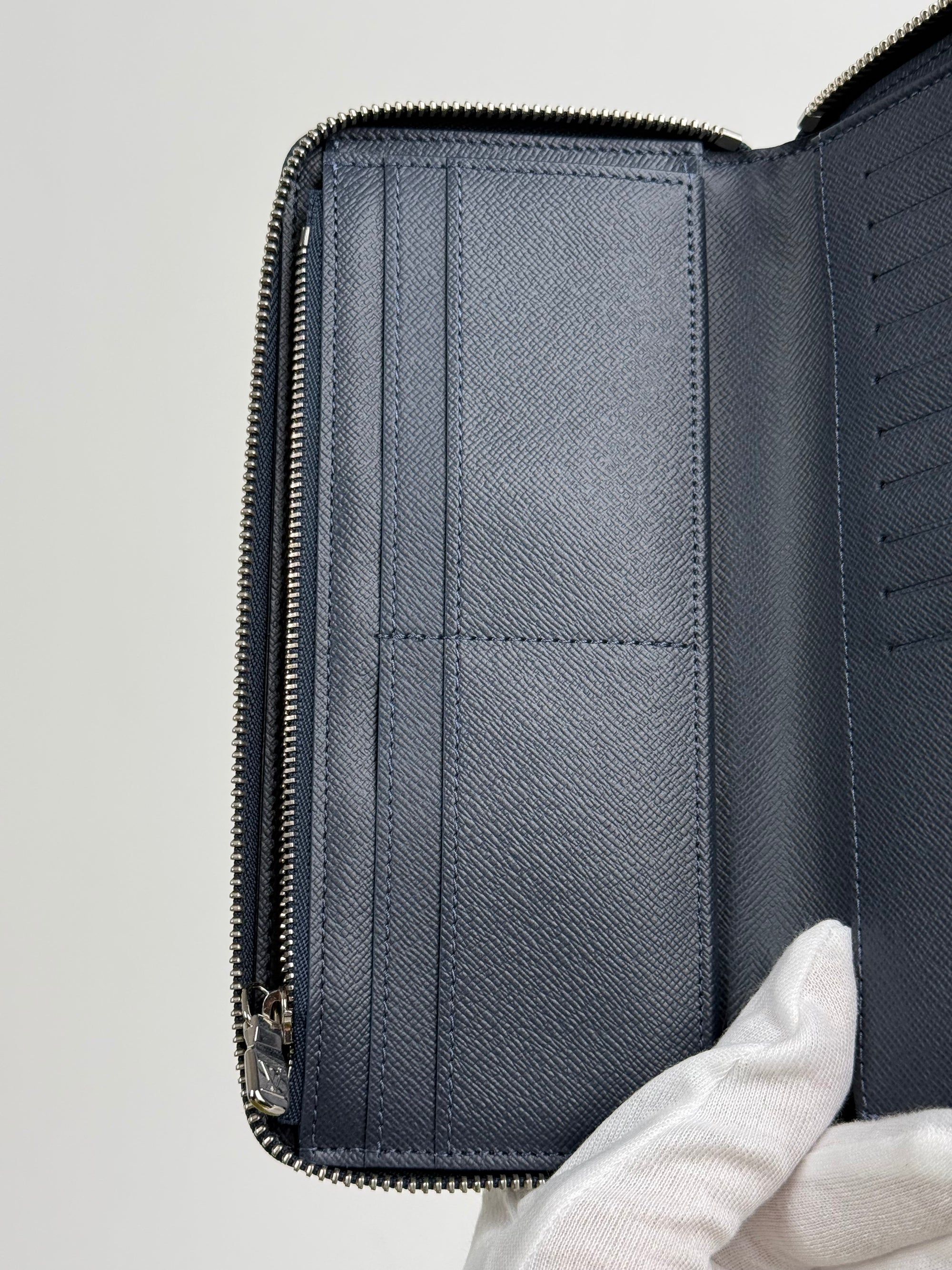 Portafoglio Louis Vuitton Blu Scuro