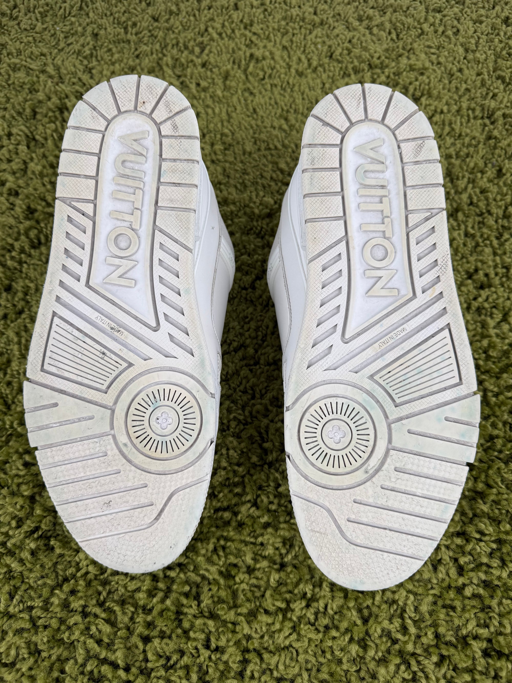 Louis Vuitton Trainer Bianca 9