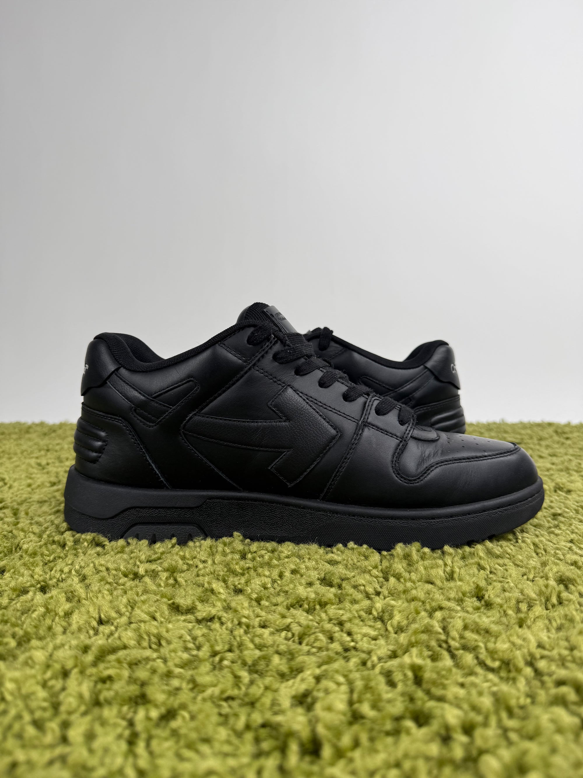 Off White “For Walking” Nero 45