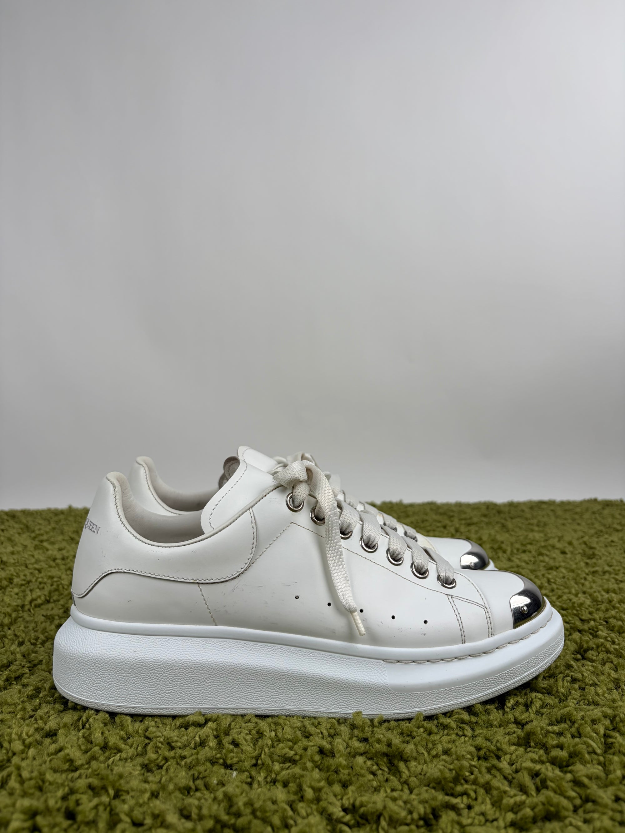 Mcqueen Size 42 bianche e argento