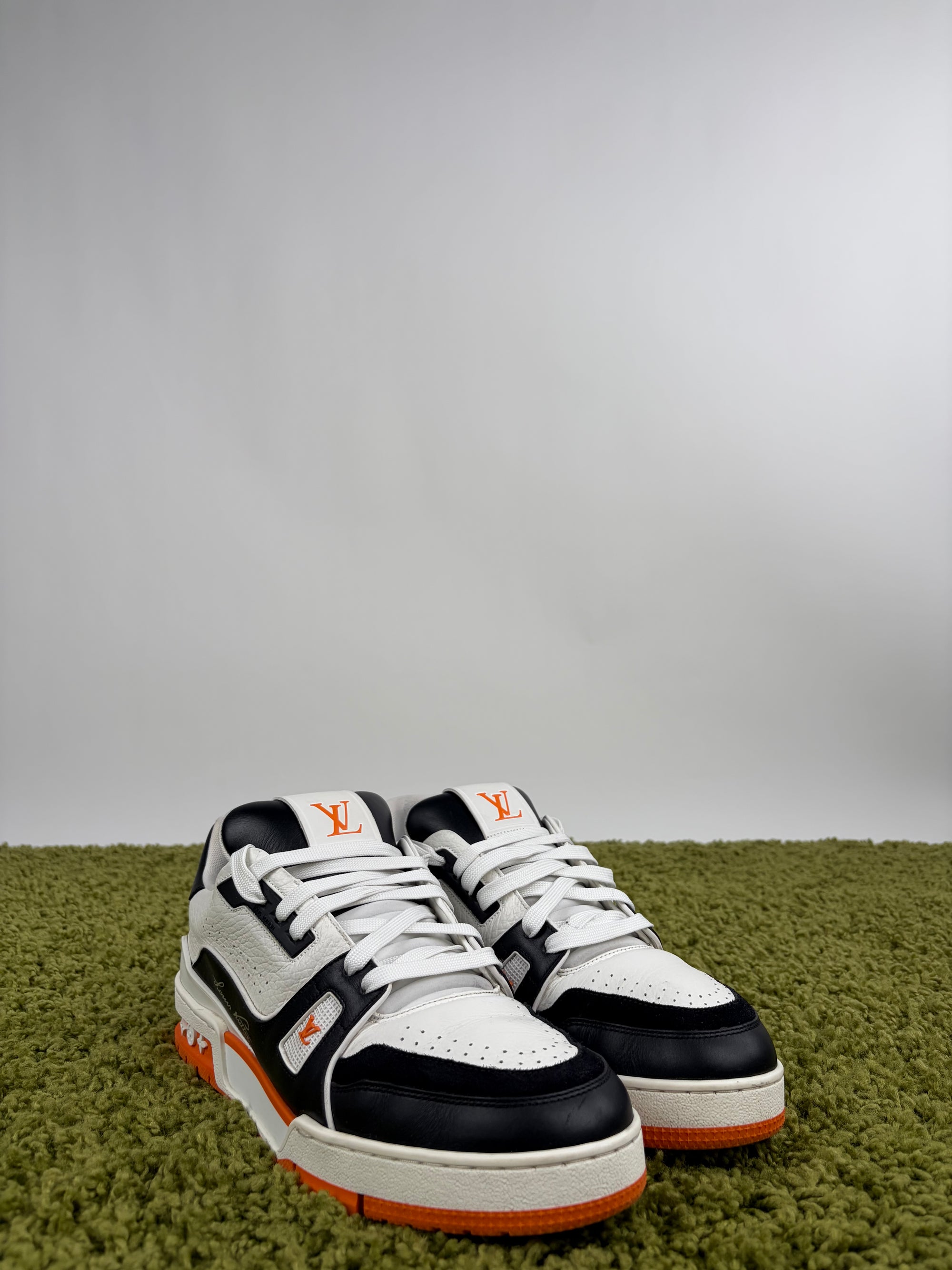 Louis Vuitton trainer Size 8=42 calza 43 bianche nere e arancioni