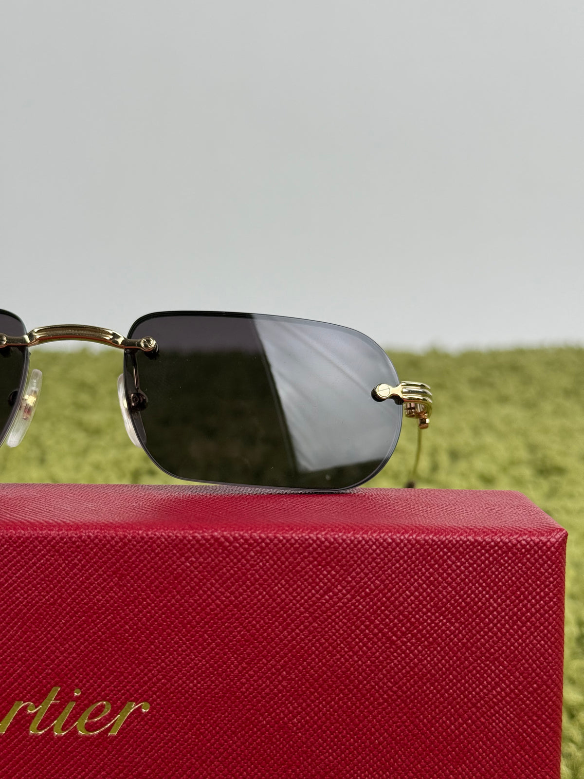 Occhiali da sole Cartier Decor C Classique nero con asta oro