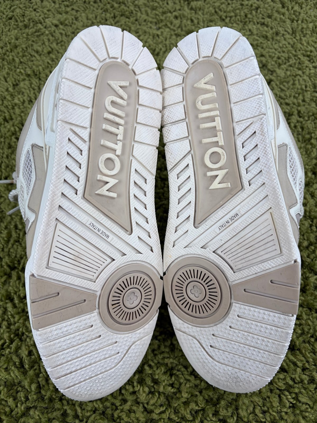 Louis Vuitton Skate Beige 7.5 - Second Hand Di Fiore