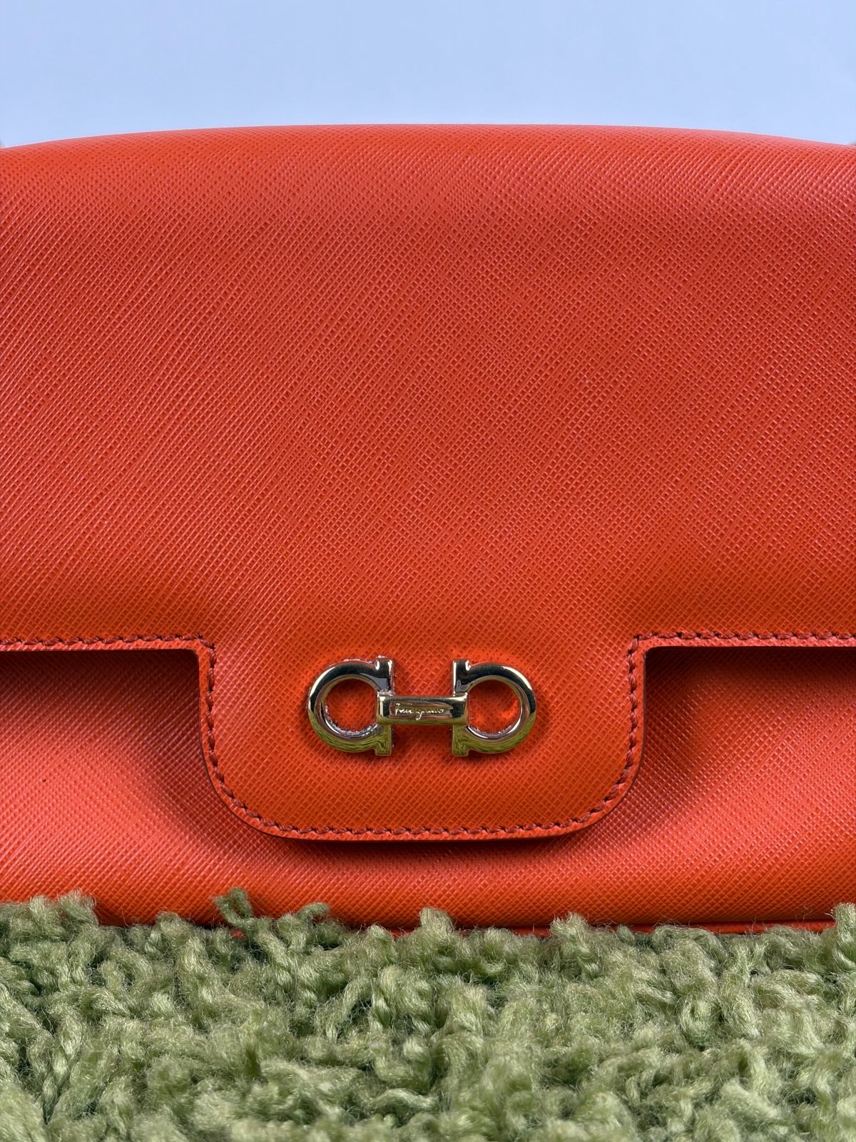 Borsa Ferragamo Gancini Chain Arancione - Second Hand Di Fiore