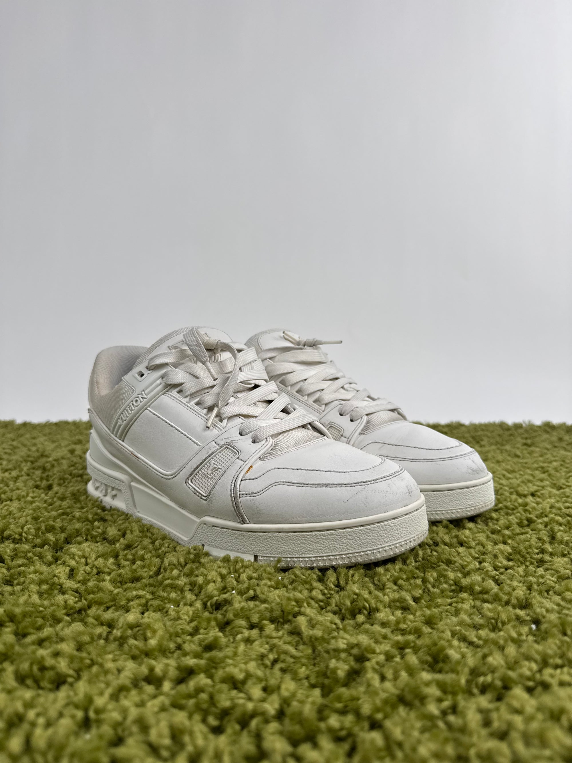 Louis Vuitton Trainer 42 veste 43