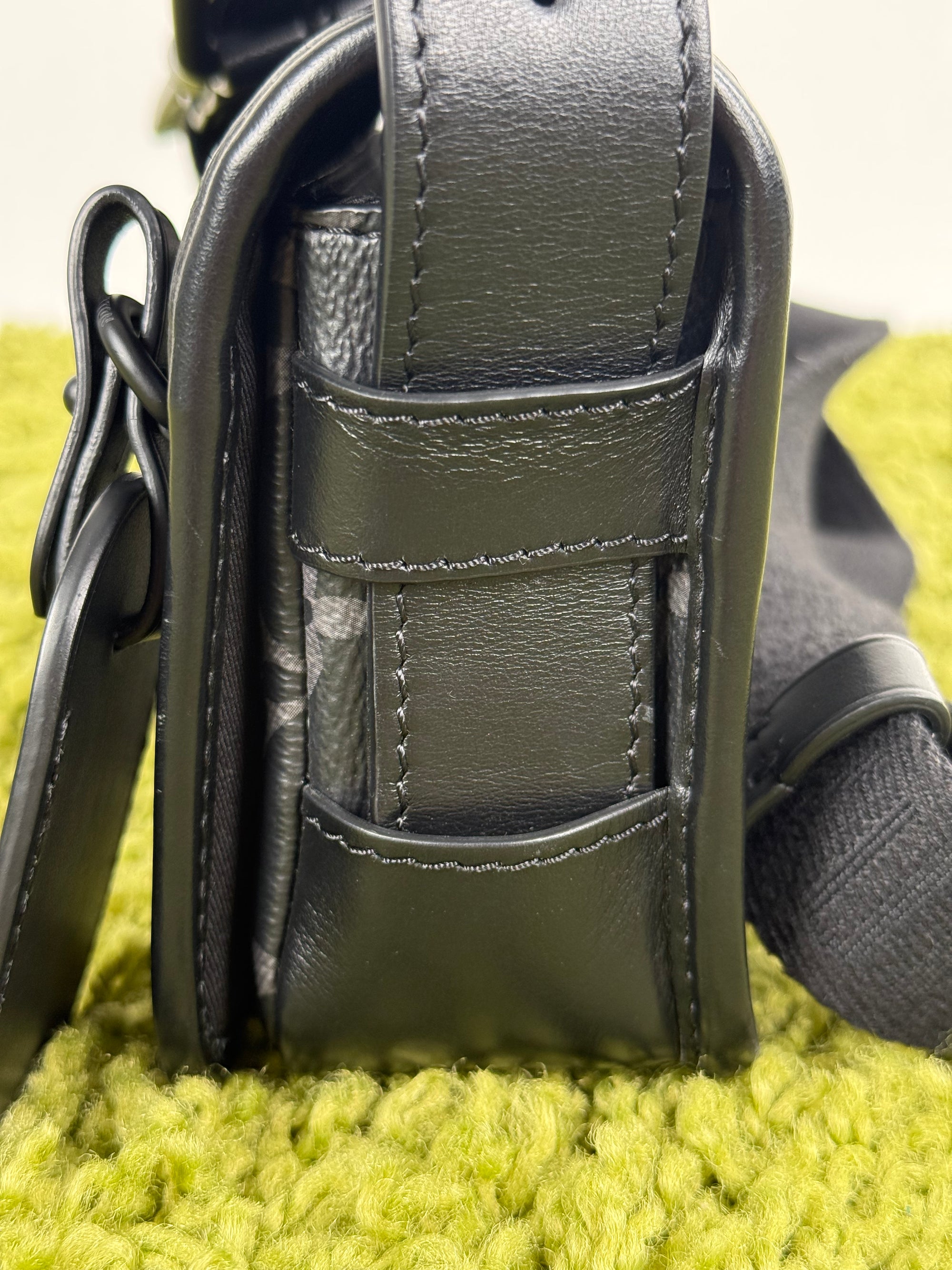 Portafoglio Indossabile Louis Vuitton Nero