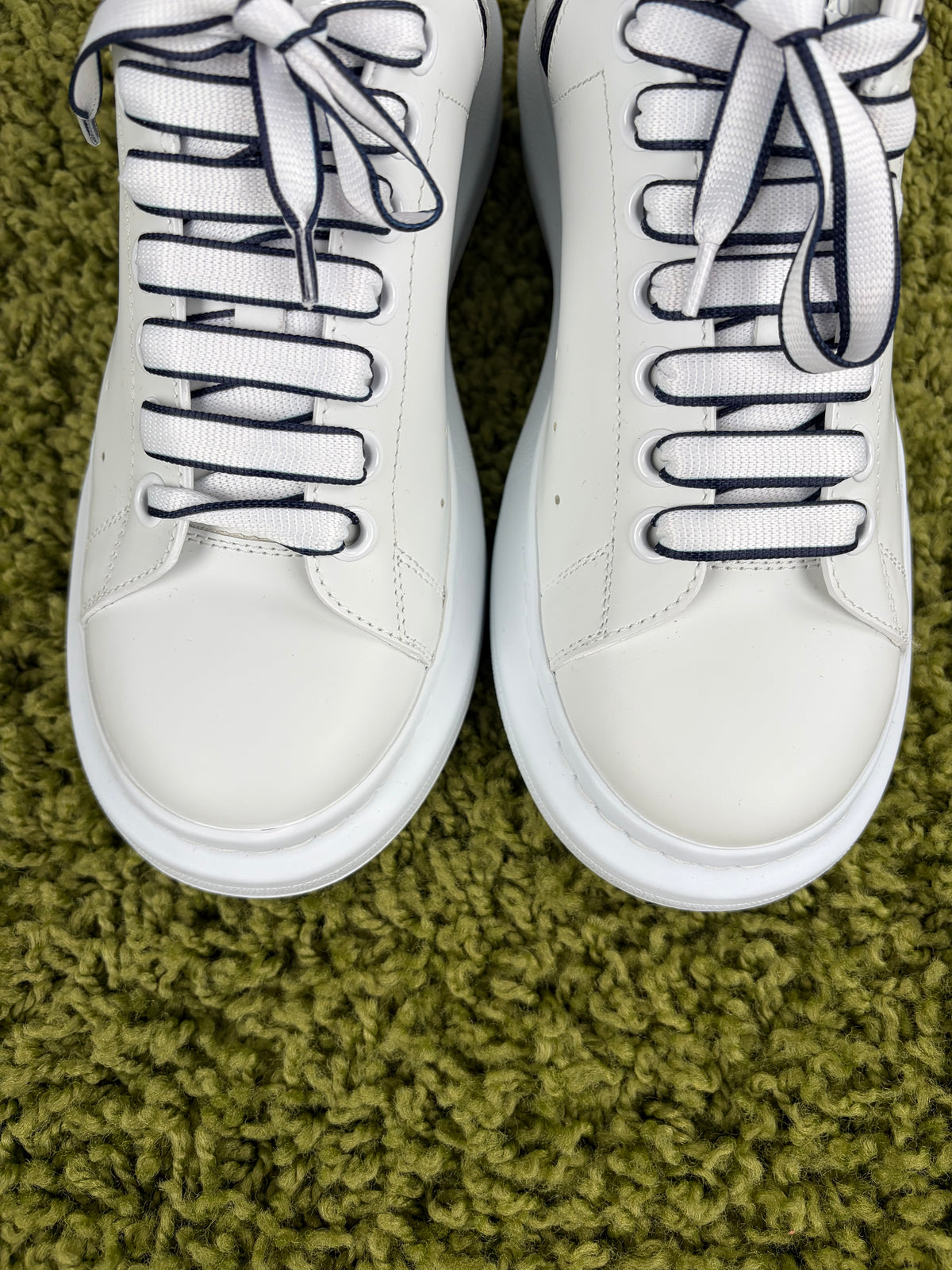 Alexander McQueen Sneakers 39