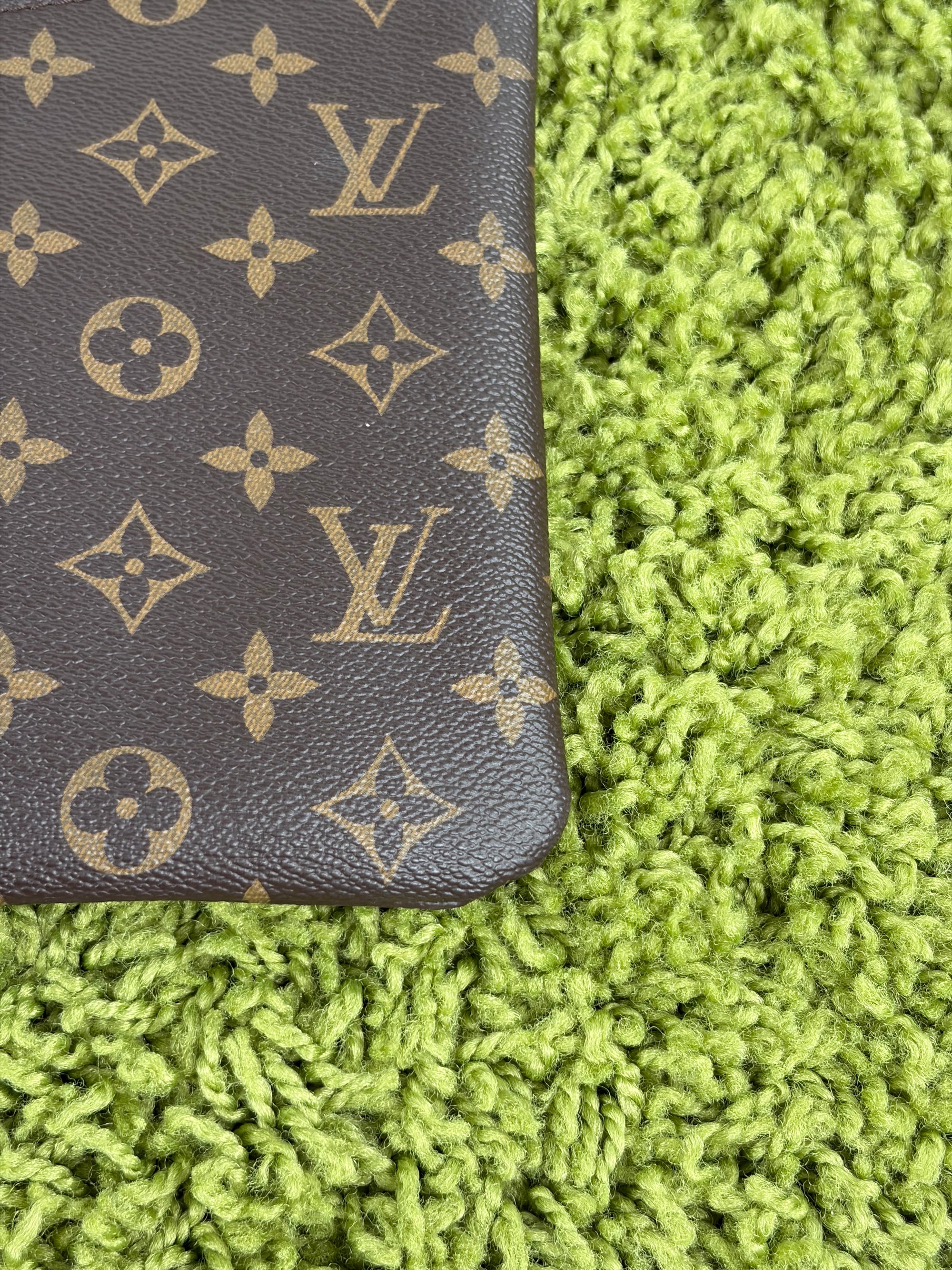 Pochette Louis Vuitton marrone e nera