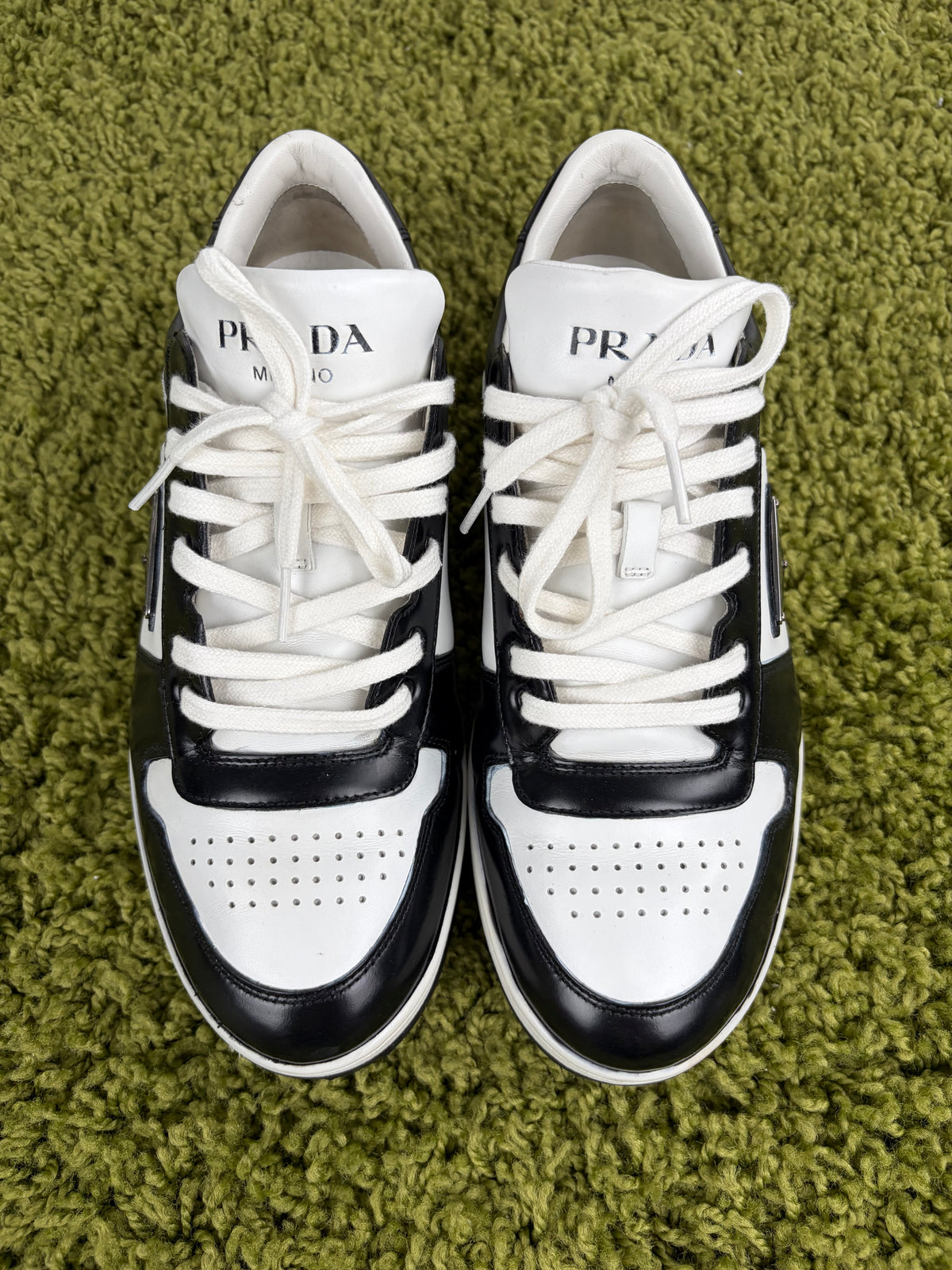 Prada Downtown Nera 8.5