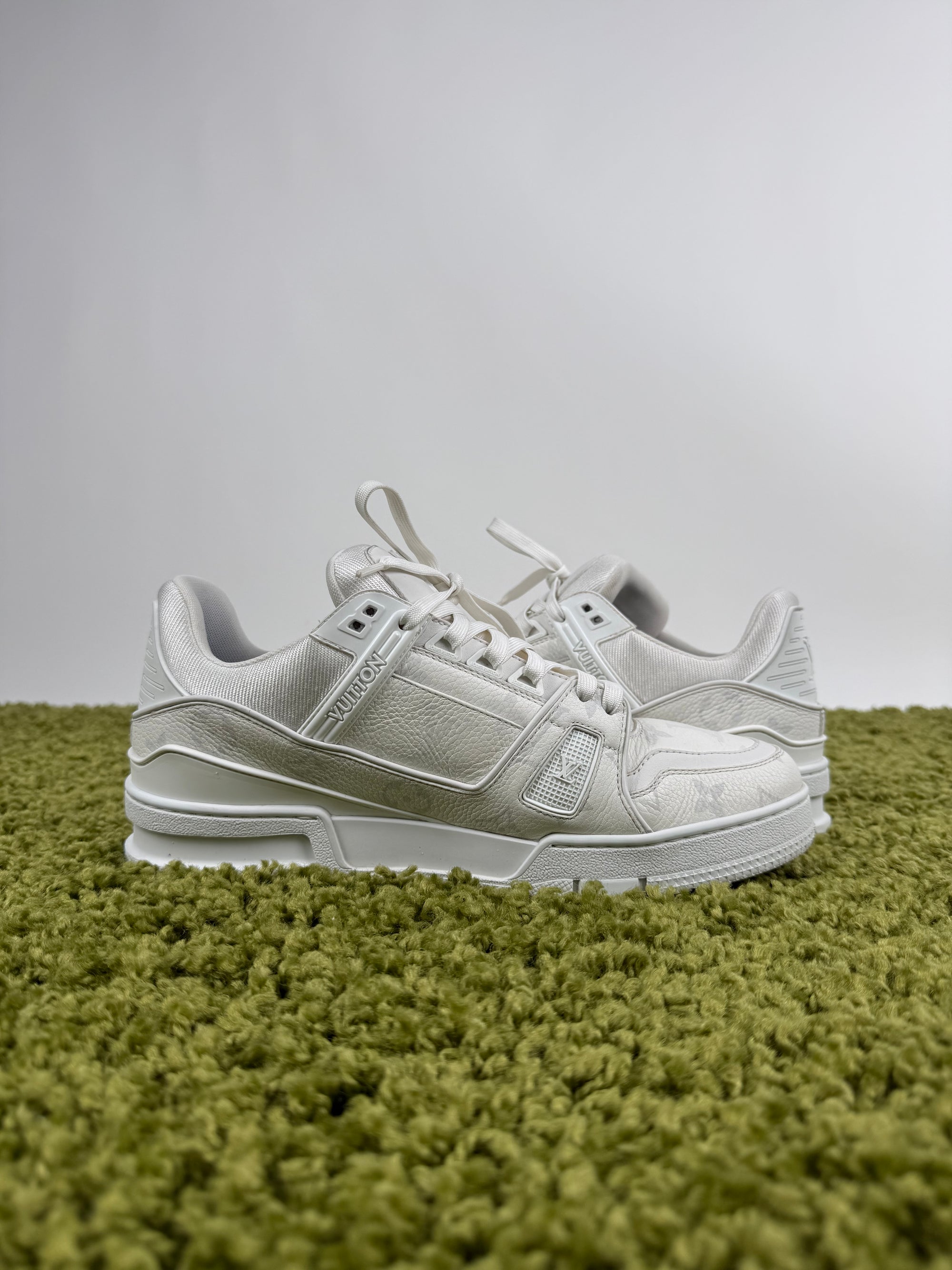 Louis Vuitton Trainer 41 veste 42