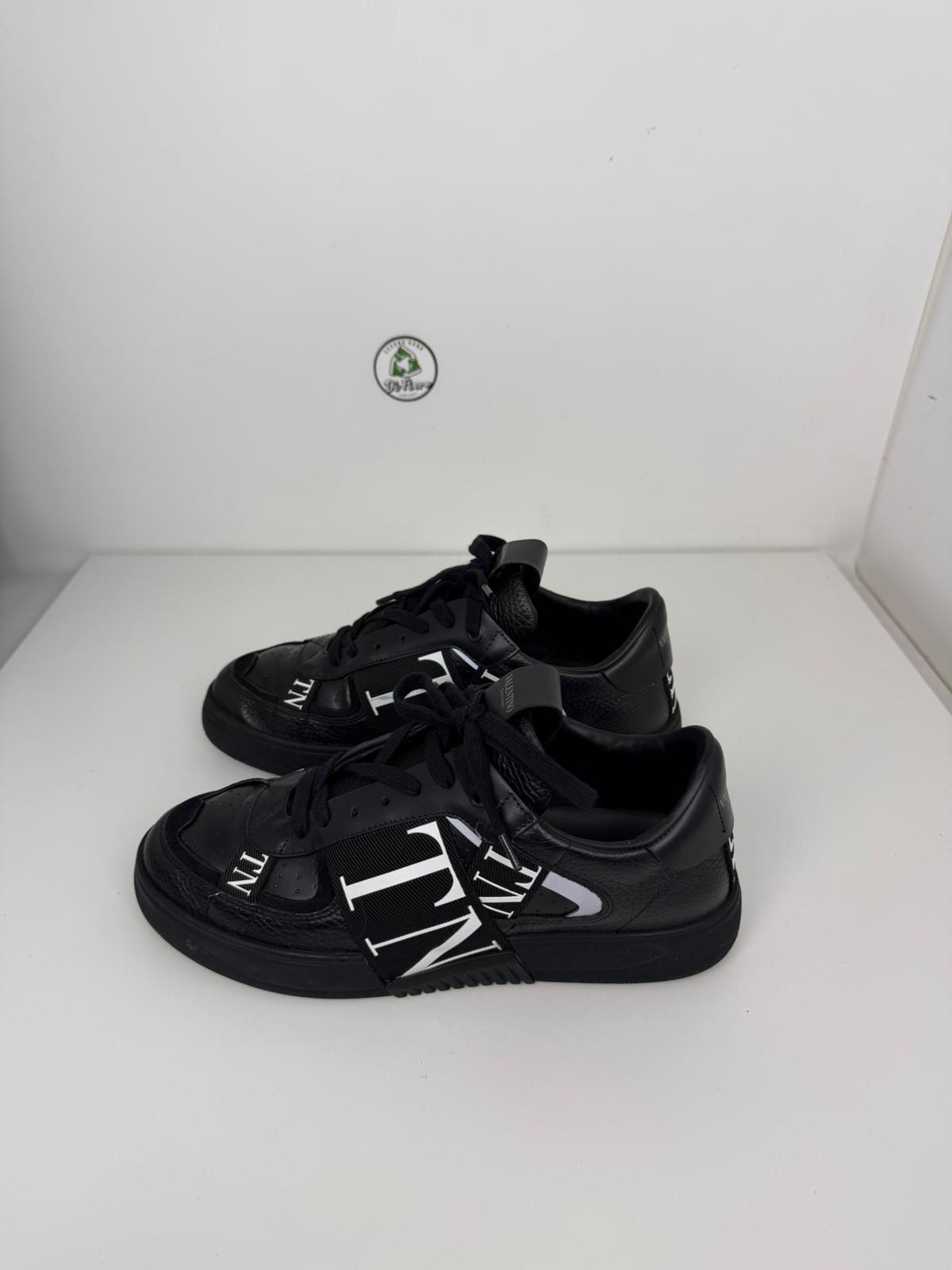 Valentino Size 41 nera e bianca