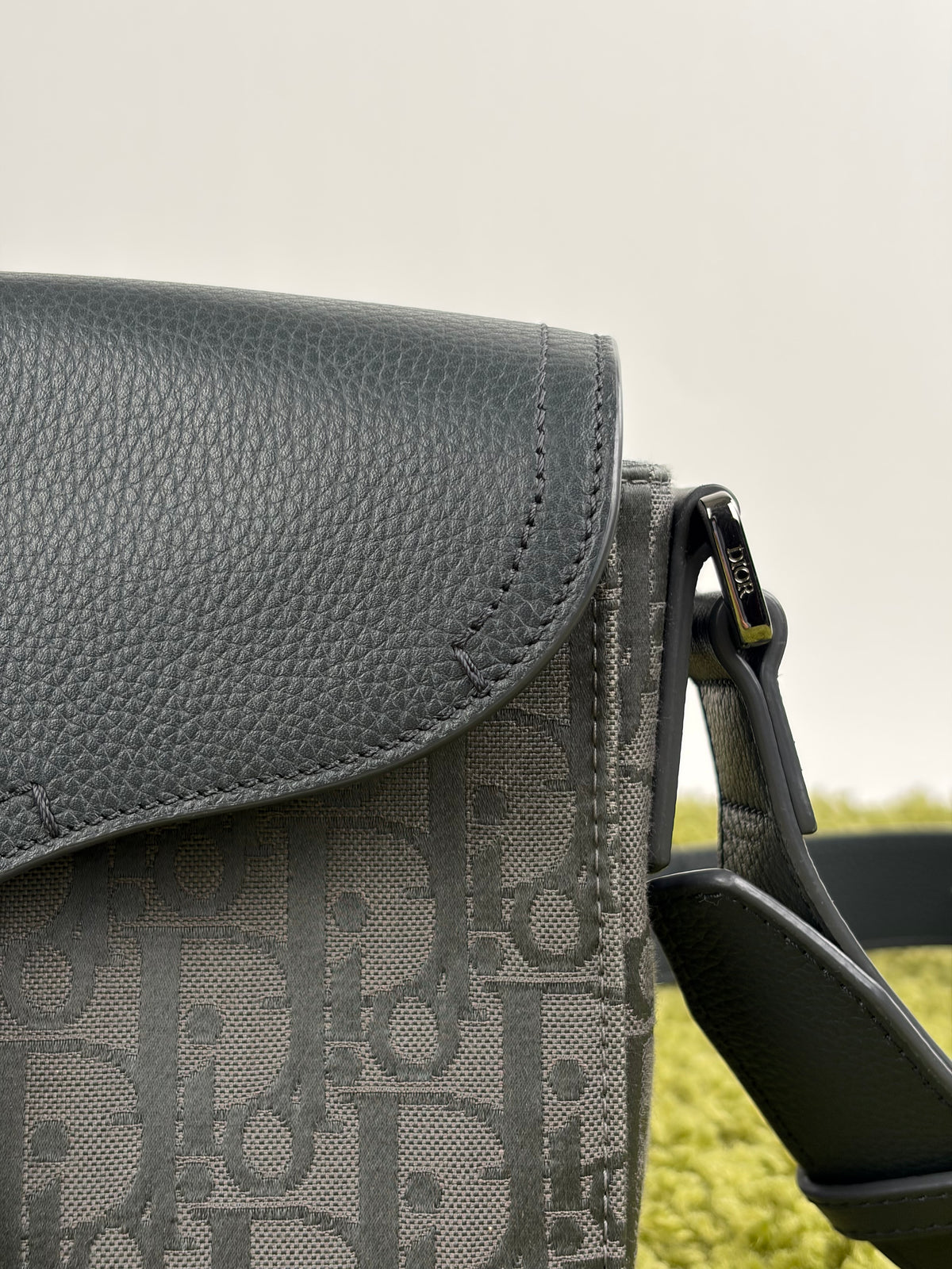 Borsa Christian Dior Saddle con pattina Grigia
