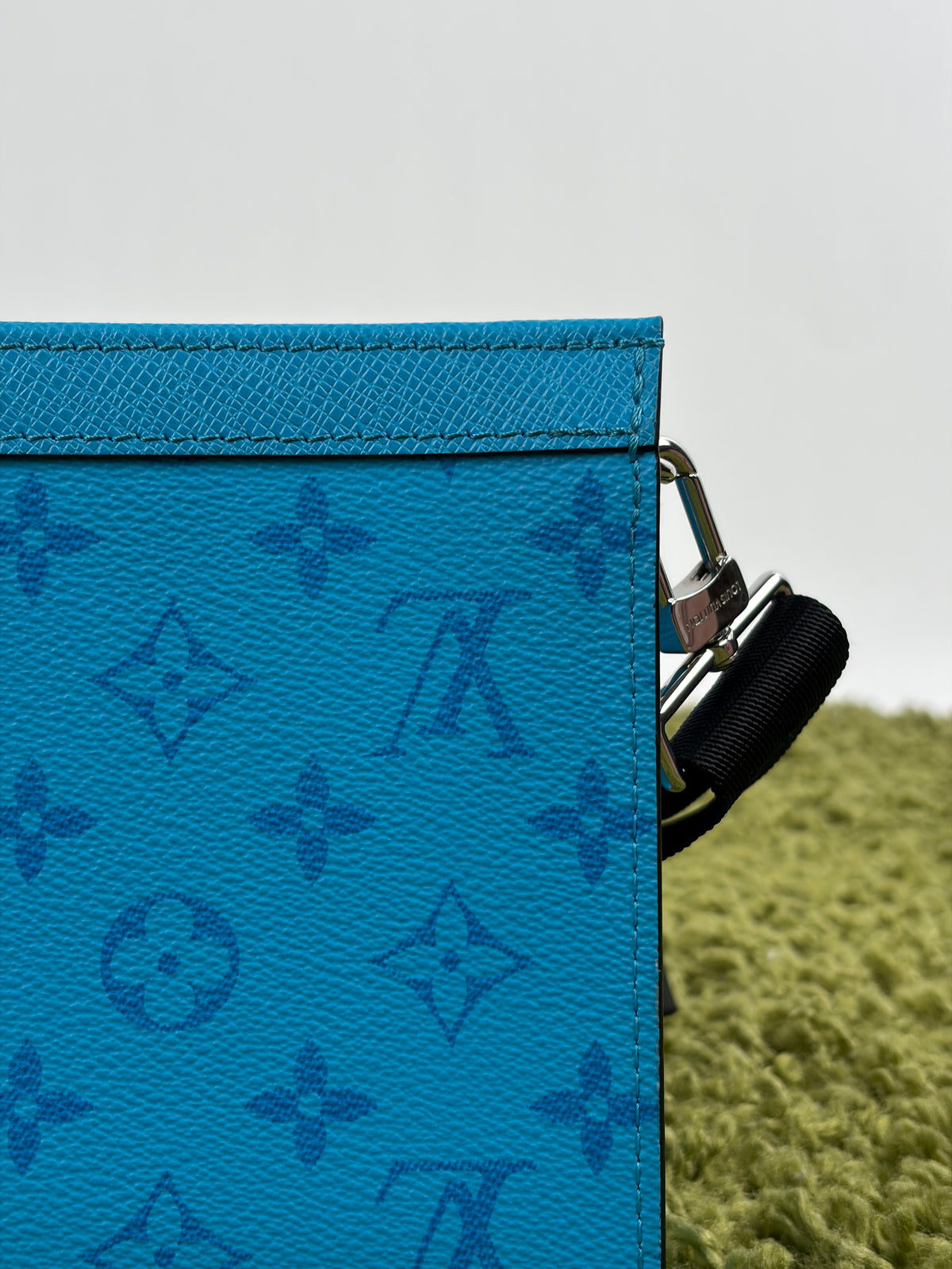Mini Borsa a tracolla Louis Vuitton Gaston Azzurra