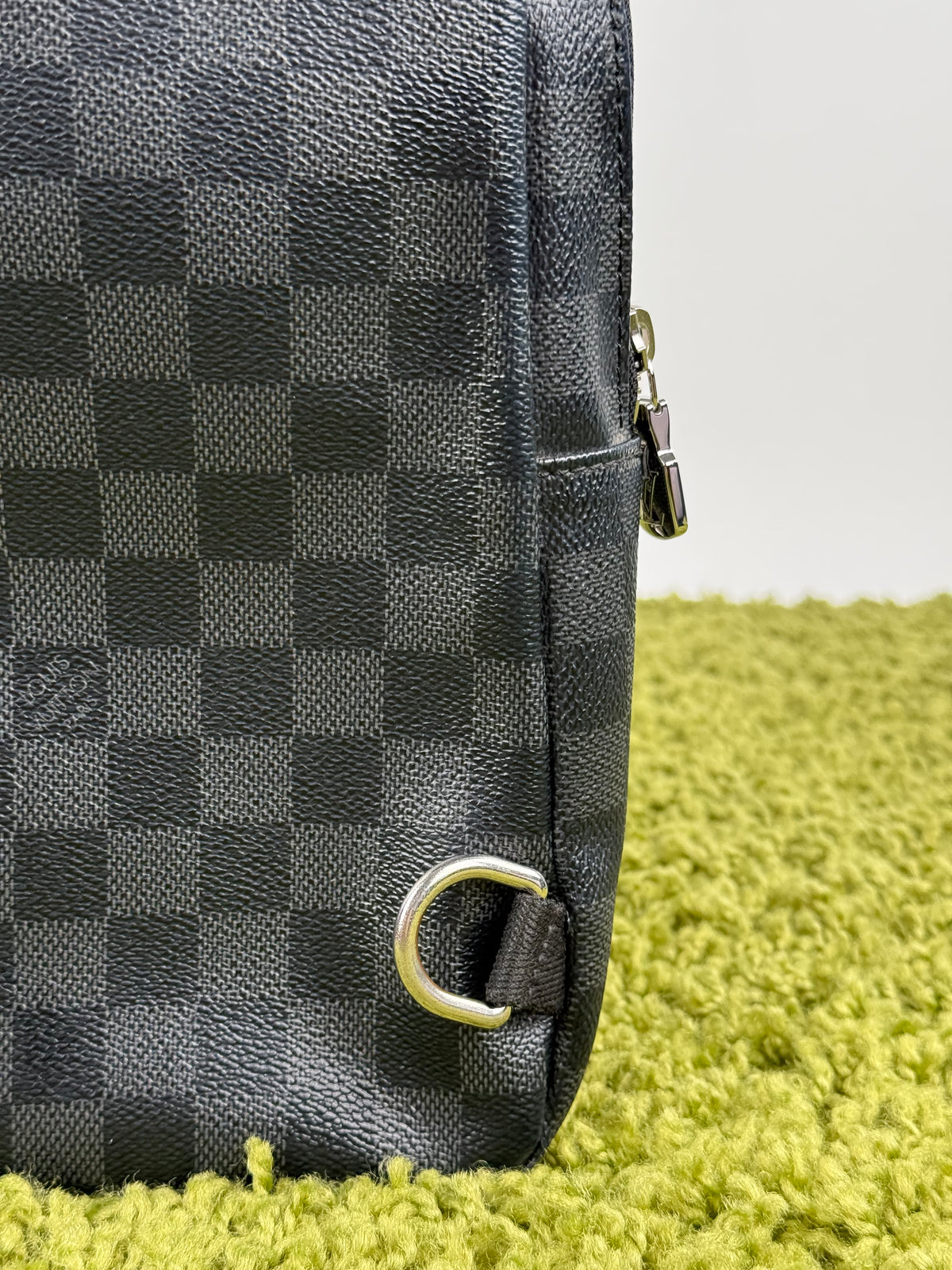 Mono spalla Louis Vuitton Avenue Sling Nero