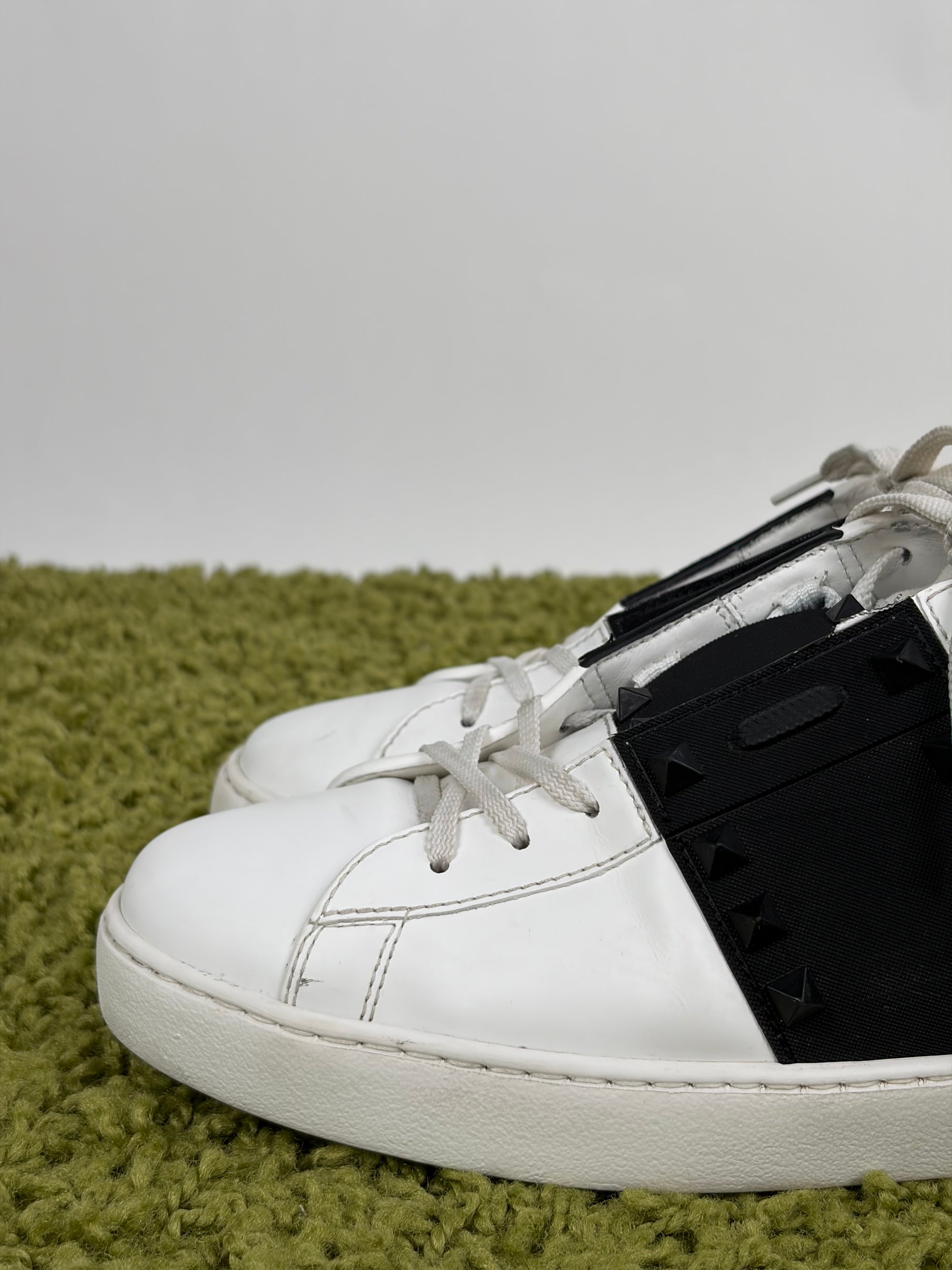 Valentino Rockstud Size 43 bianche e nere