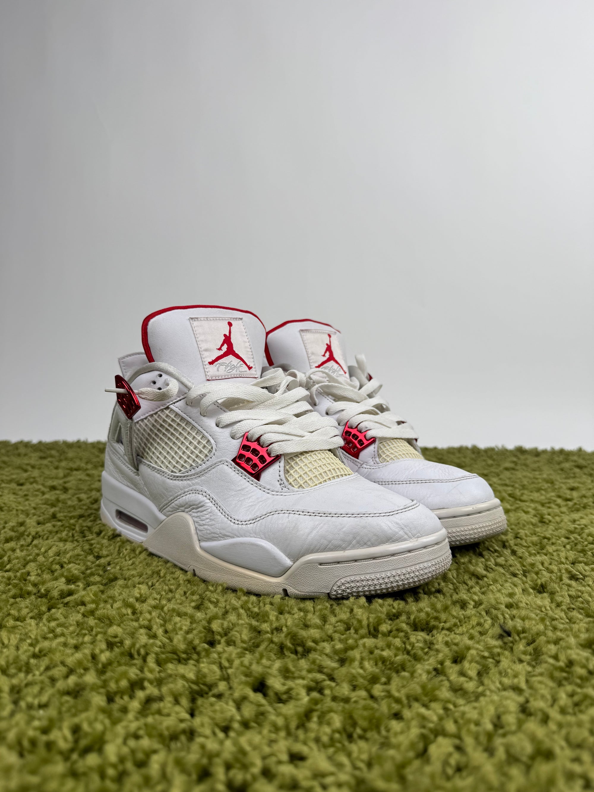 Jordan 4 Retro Metallic Red 44