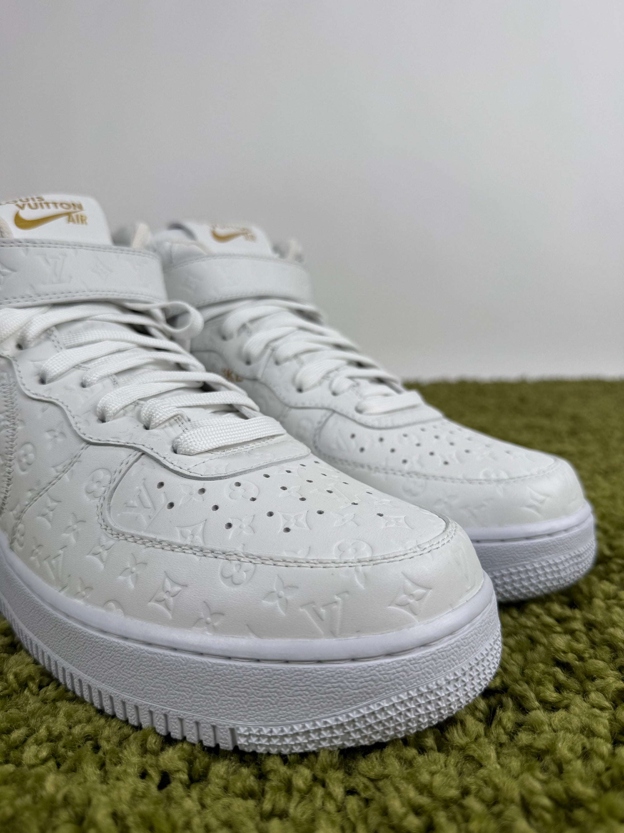 Louis Vuitton x Nike air force 1 High 42
