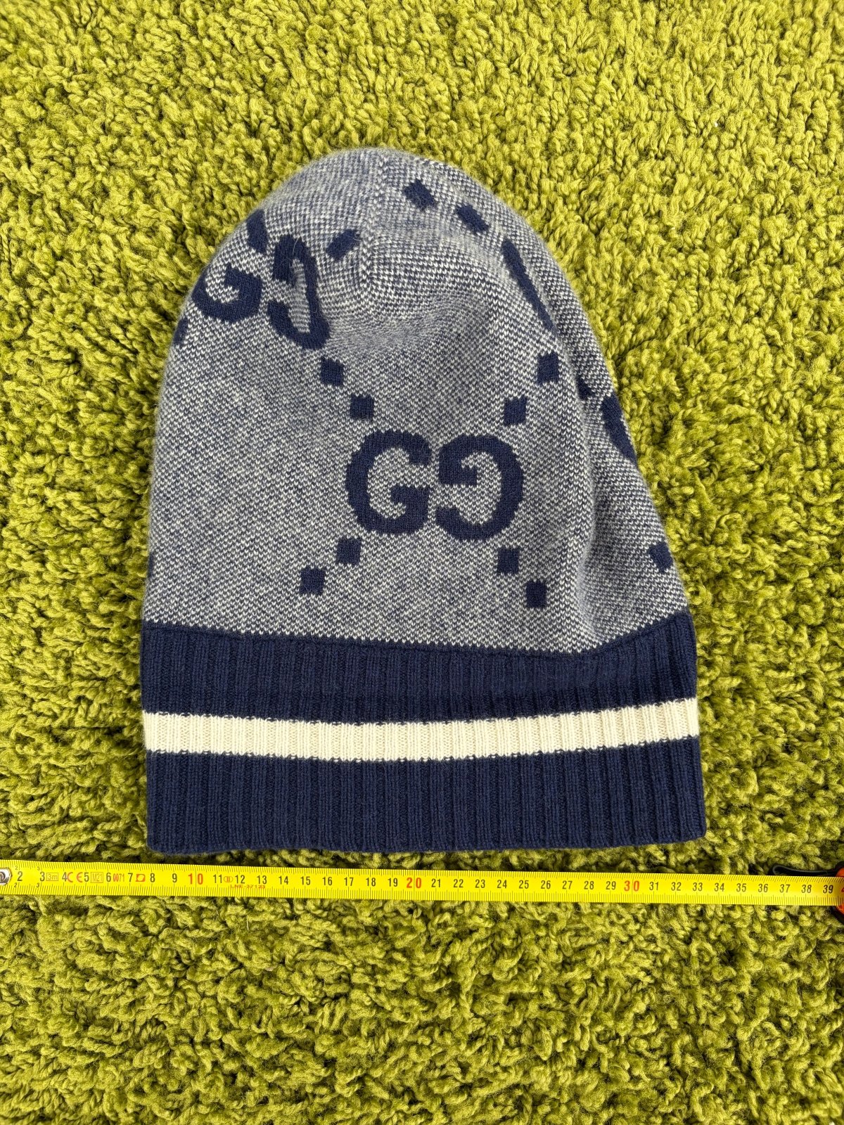 Cappello Gucci GG Knit in cashmere Grigio Multicolor M - Second Hand Di Fiore