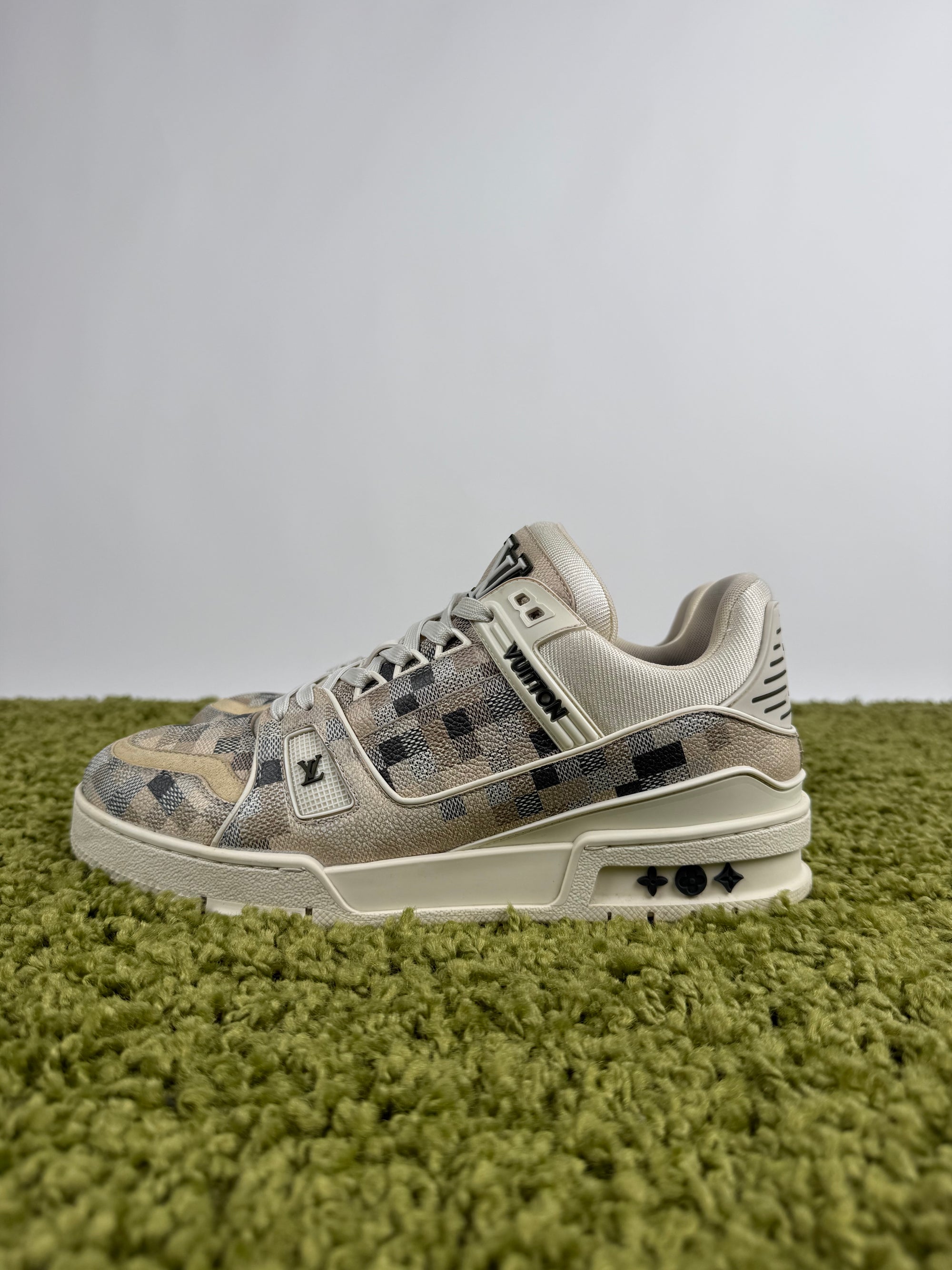 Louis Vuitton Trainer 41 veste 42