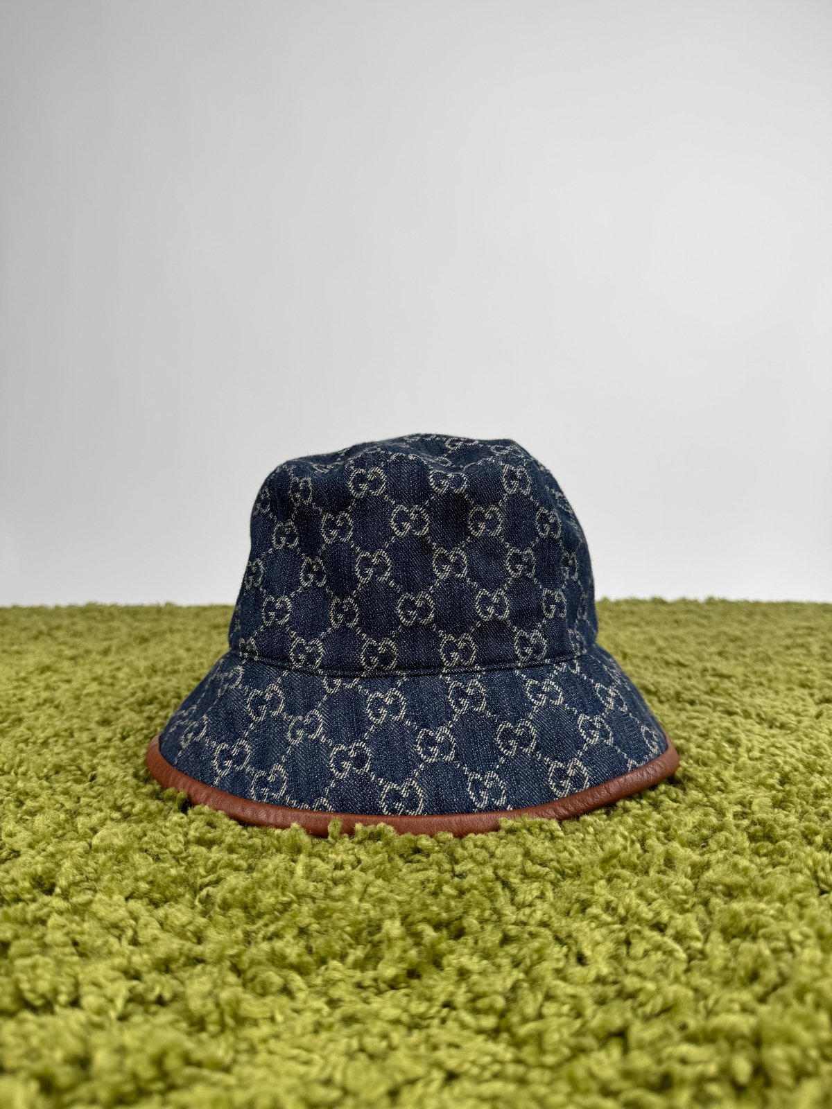 Cappello Gucci In denim Jacquard Monogram XL - Second Hand Di Fiore