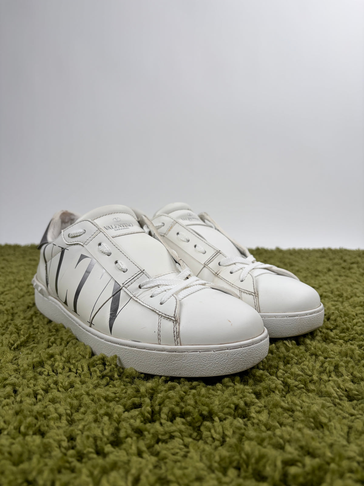 Valentino Garavani Rockstud VLTN argento 41