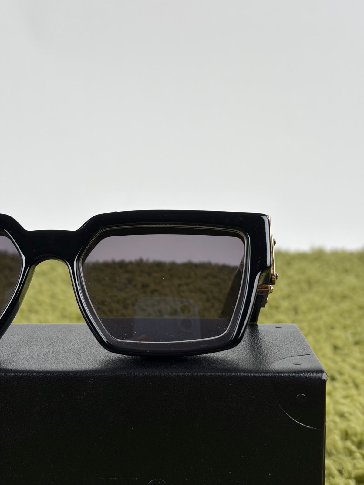 Occhiali da sole Louis Vuitton Millionaires Nero - Second Hand Di Fiore