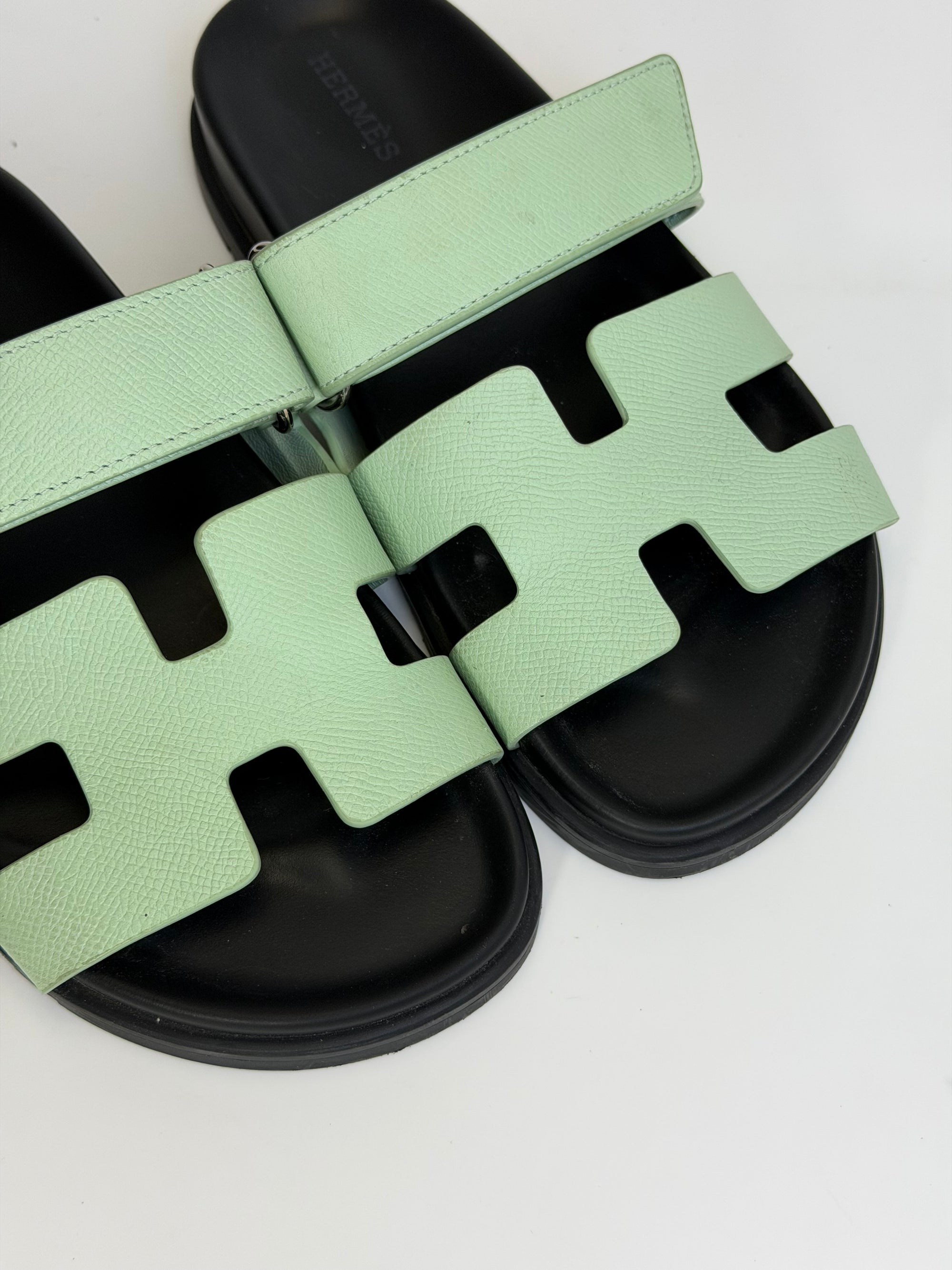 Sandalo Hermès Size 35 neri e verdi