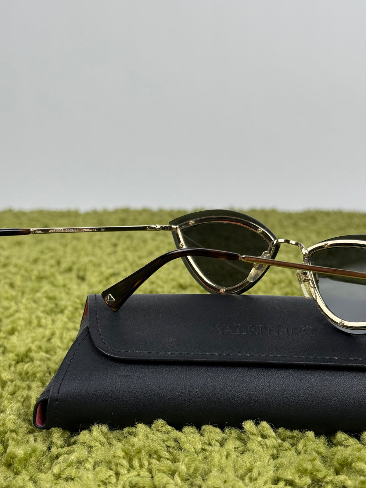 Occhiali da sole Valentino Cat Eye 2033 Nero