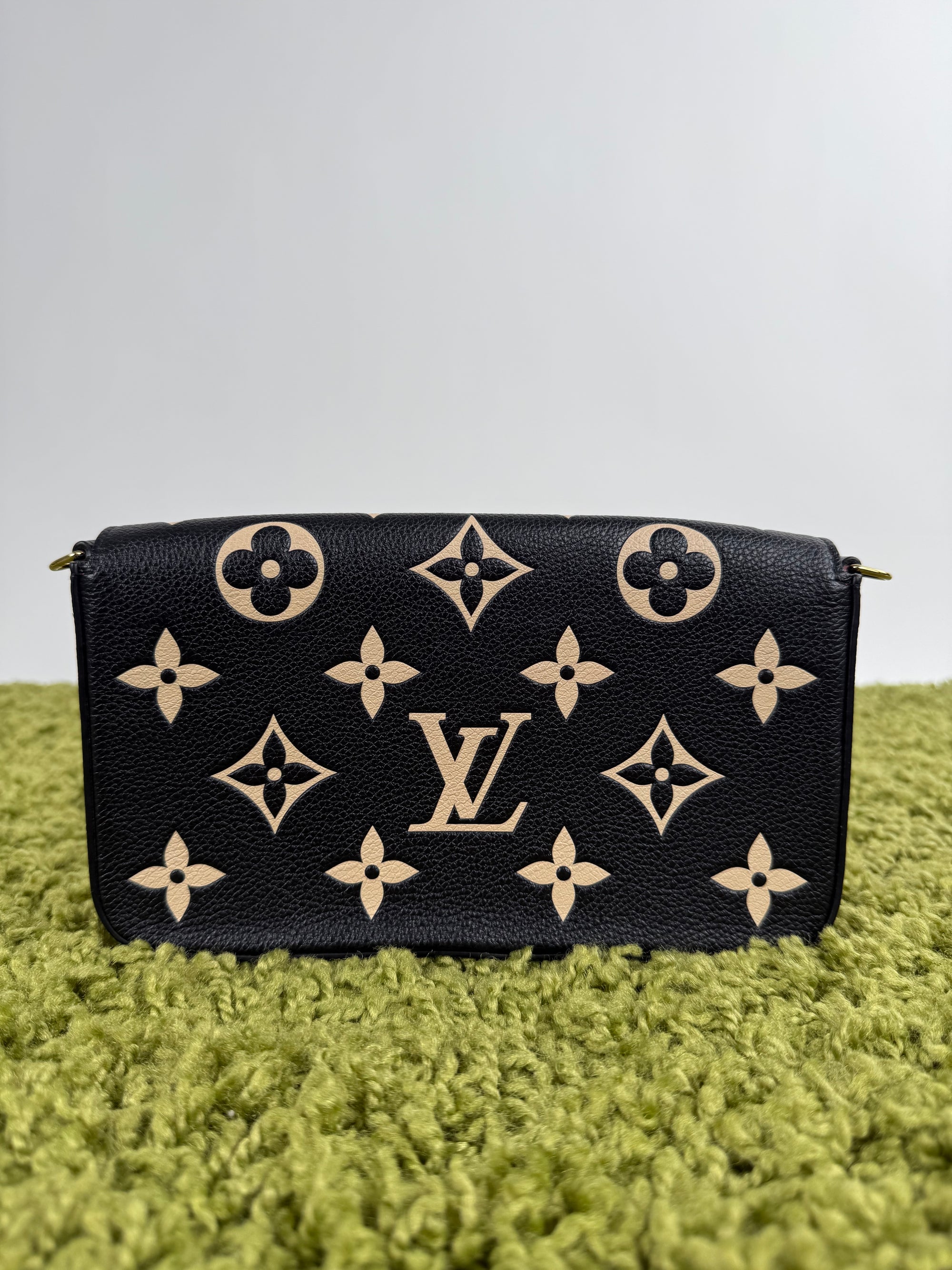 Pochette Louis Vuitton nera