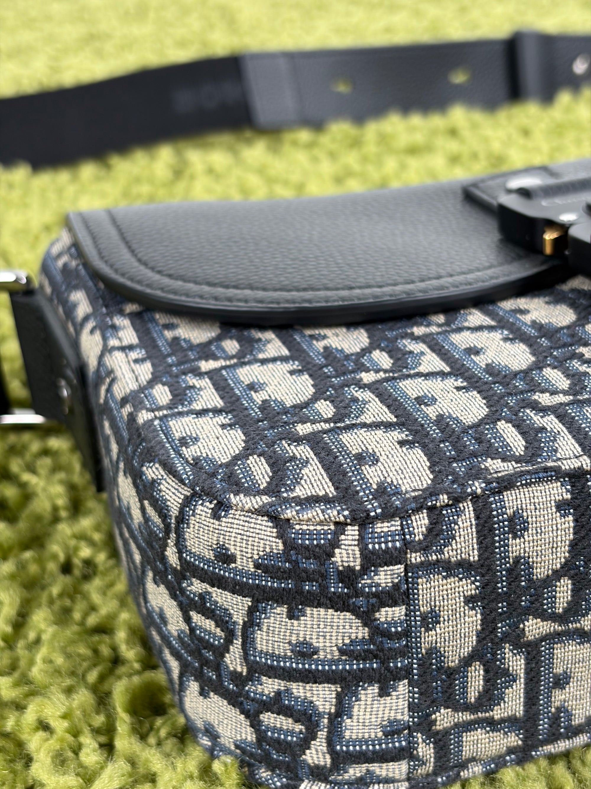 Borsello Dior Monogram blu e grigio