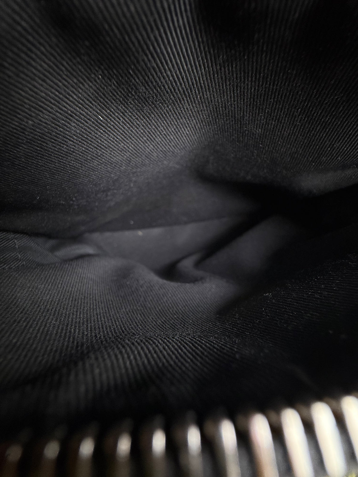 Mono spalla Louis Vuitton Avenue Sling Nero