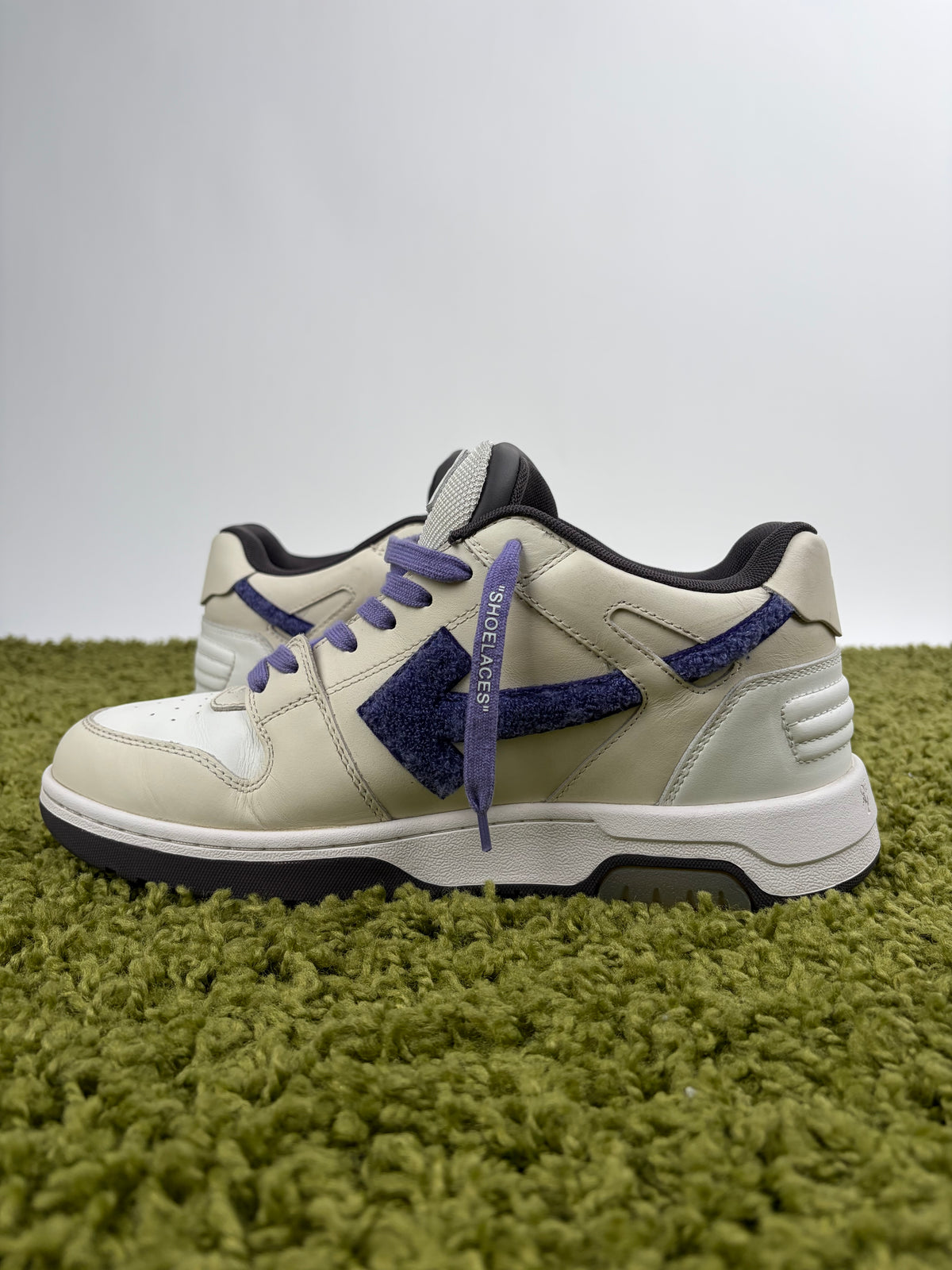 Off-White Out Of Office Viola 42