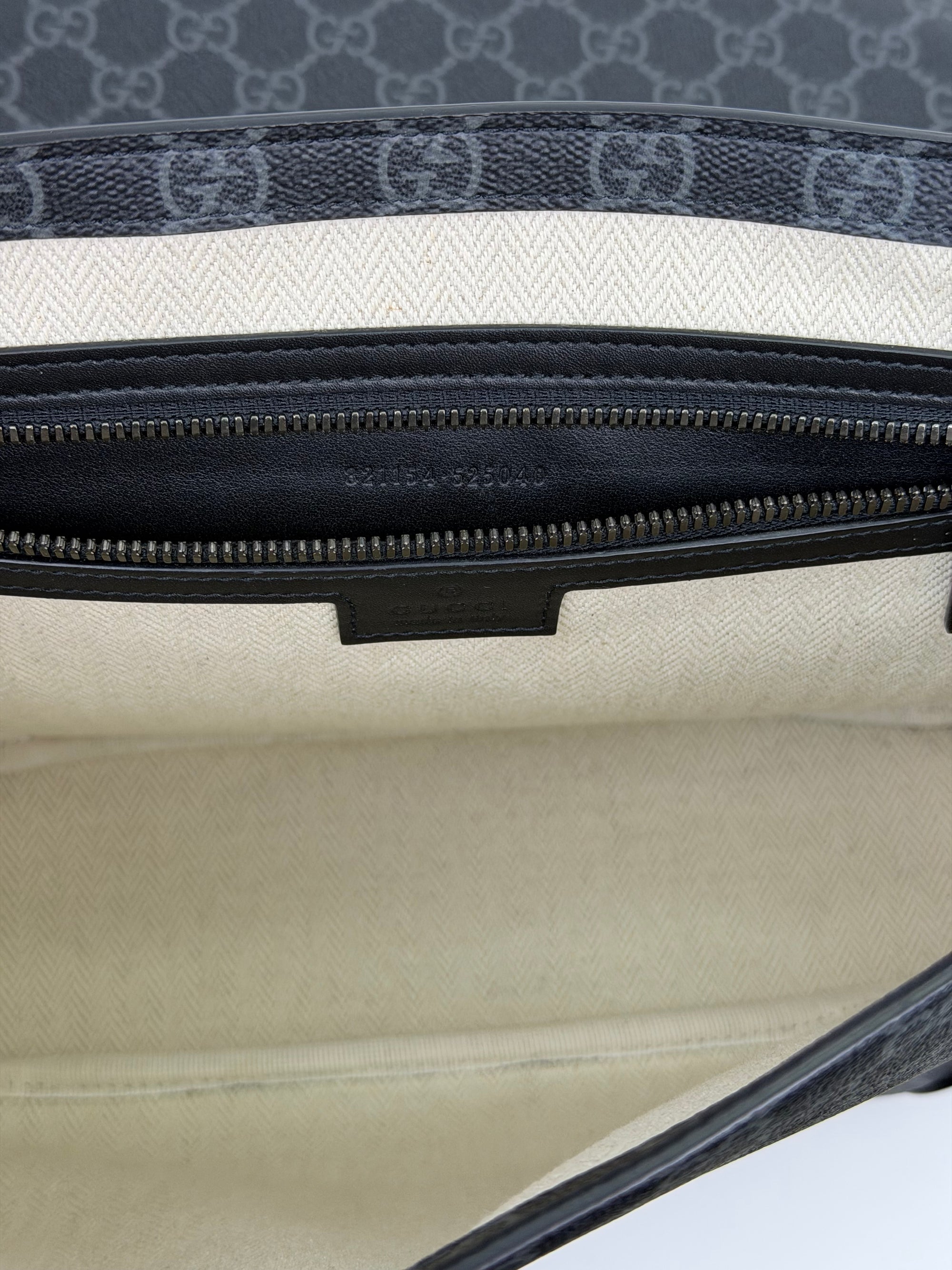 Borsello Gucci grigio e nero