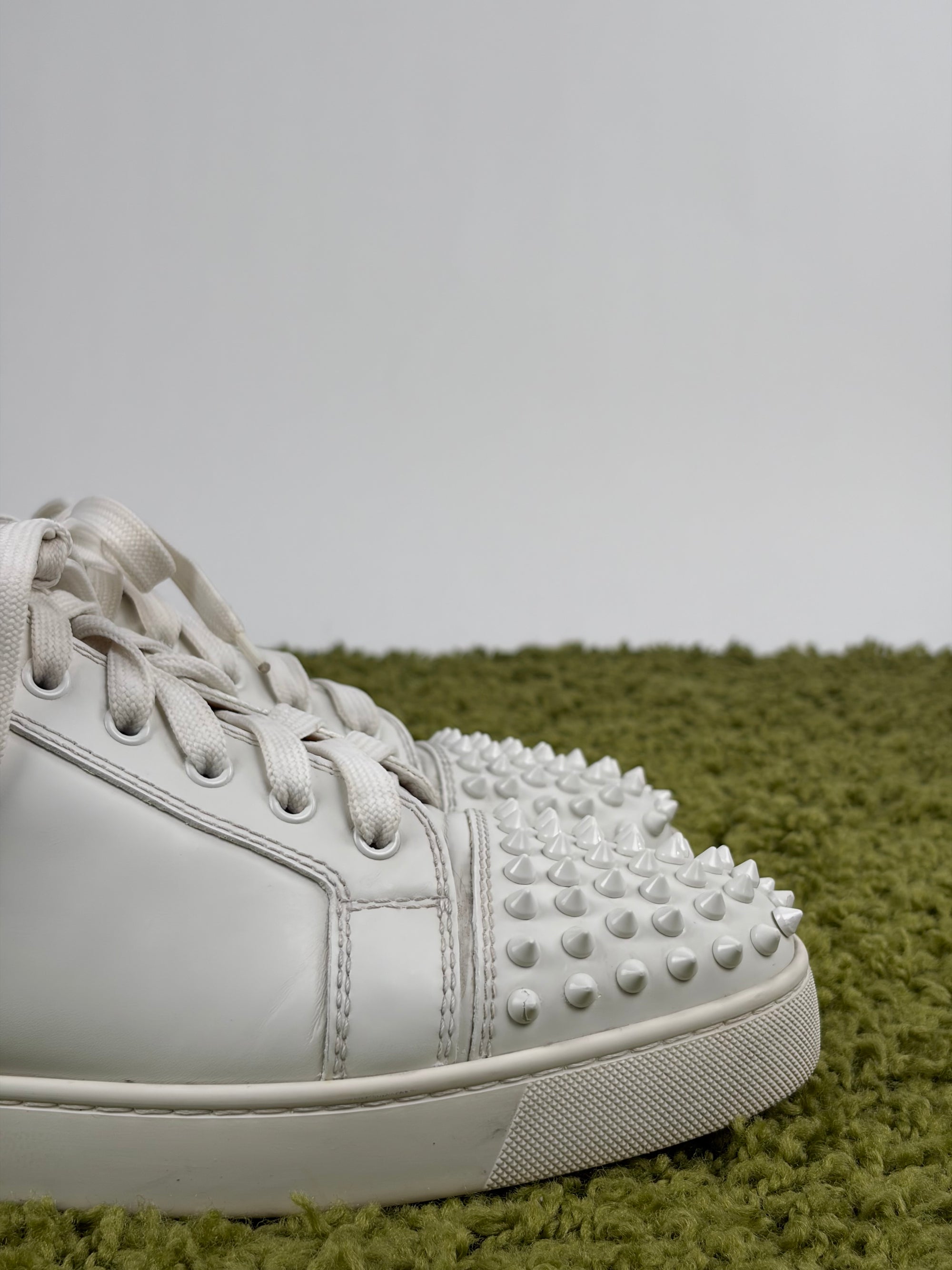 Louboutin basse Size 44 bianche