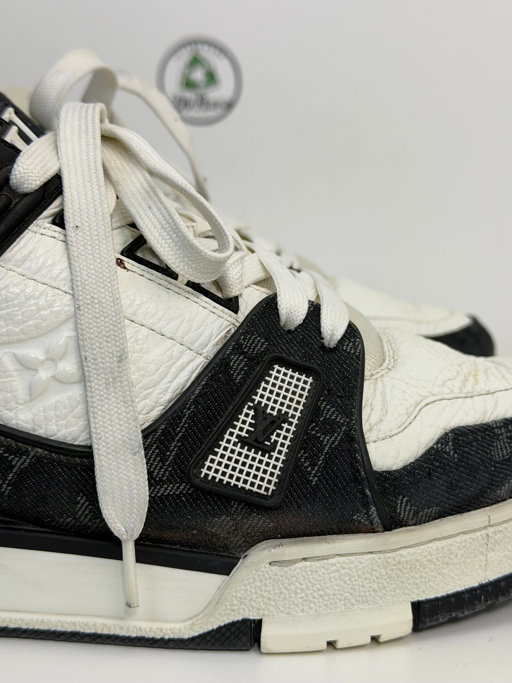 Louis Vuitton trainer 42