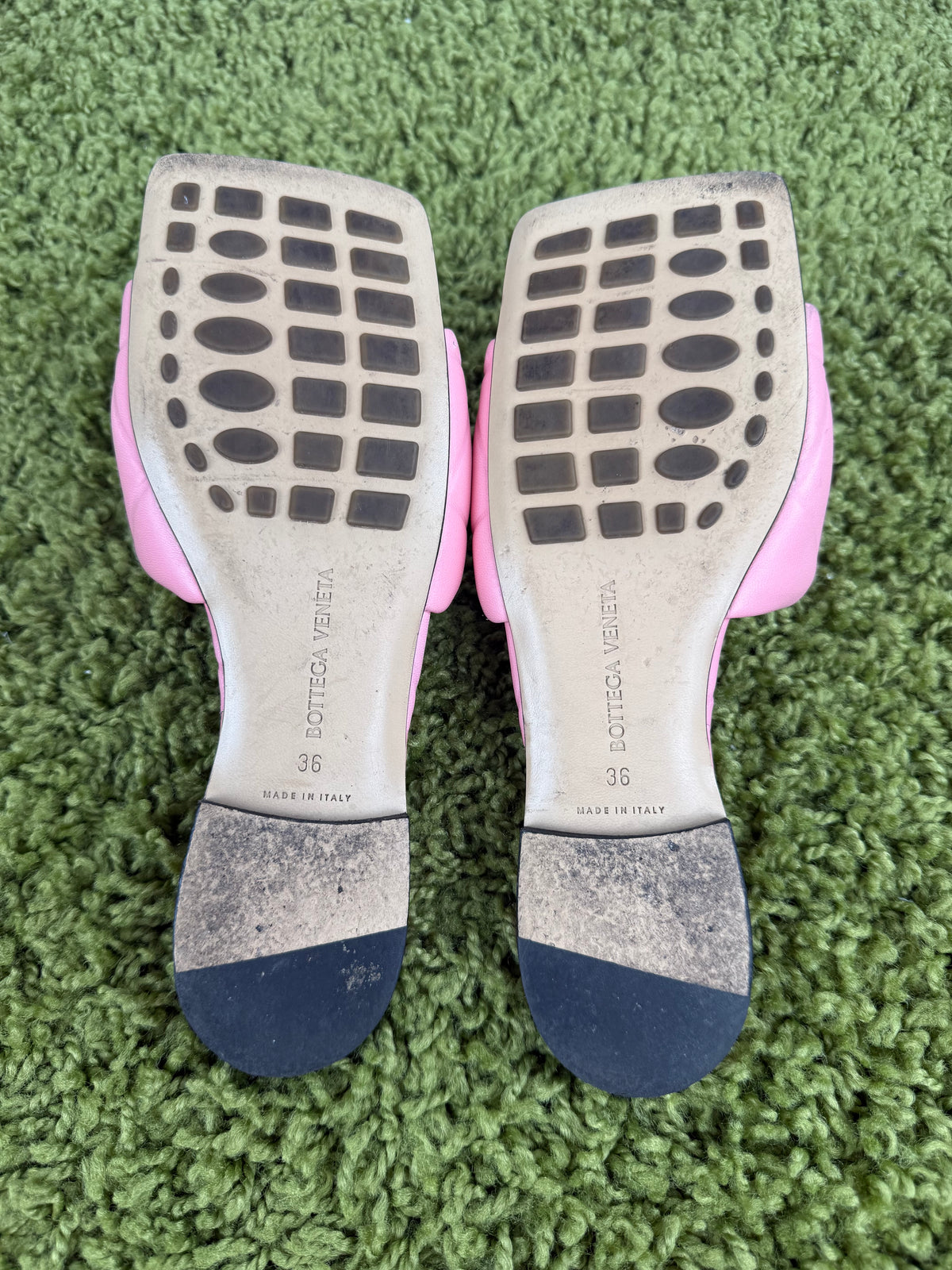 Bottega Veneta Lido Flat Sandal Rosa 36