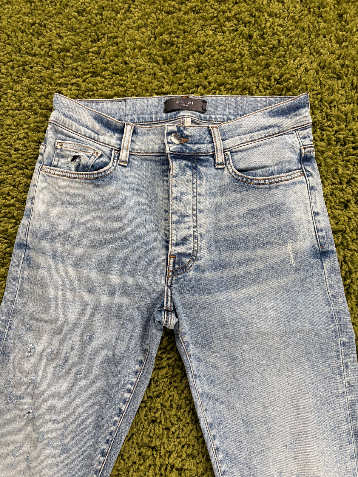 Jeans Amiri Distressed in Denim 30