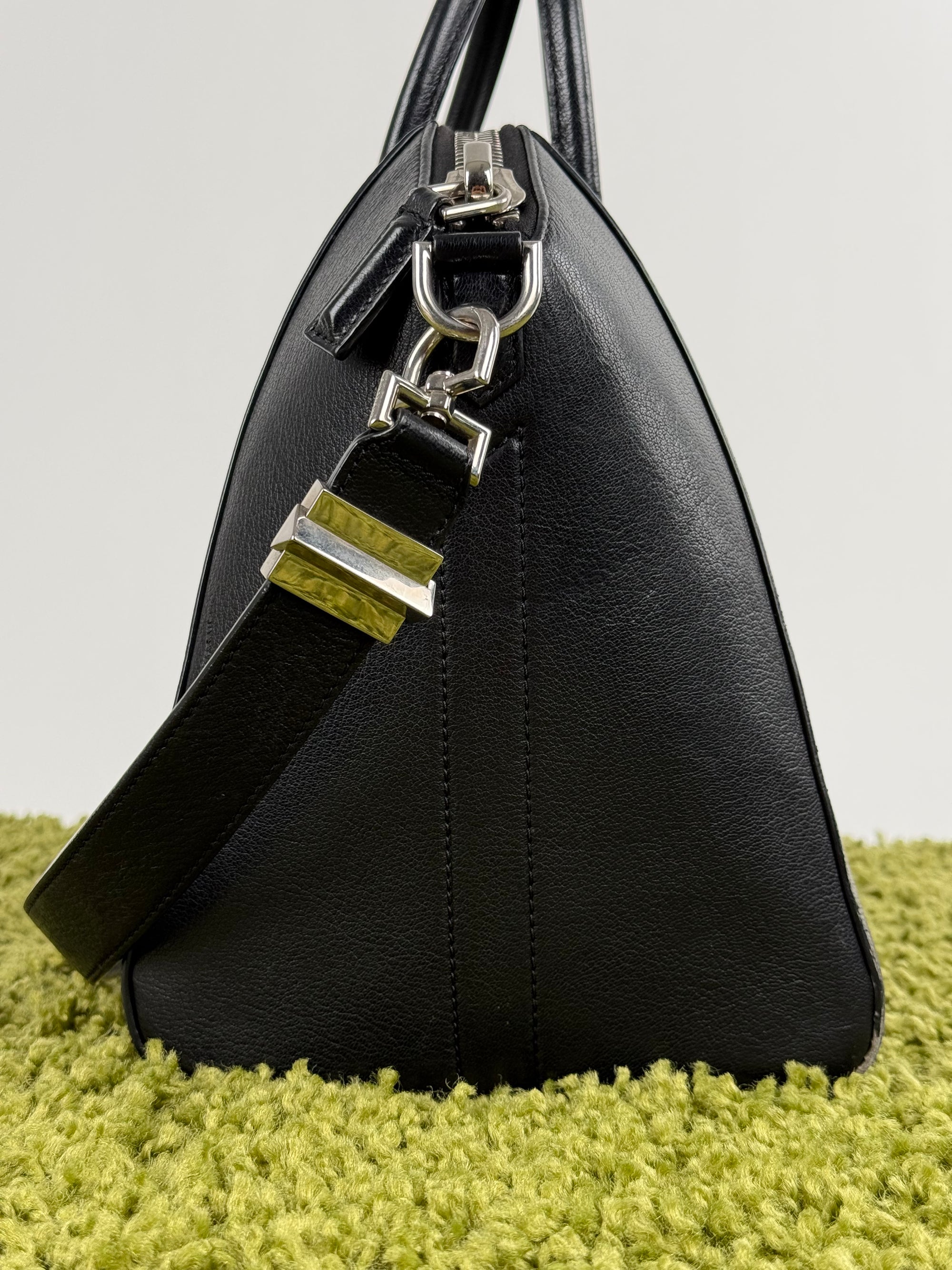 Borsa Antigona Givenchy in pelle Nera