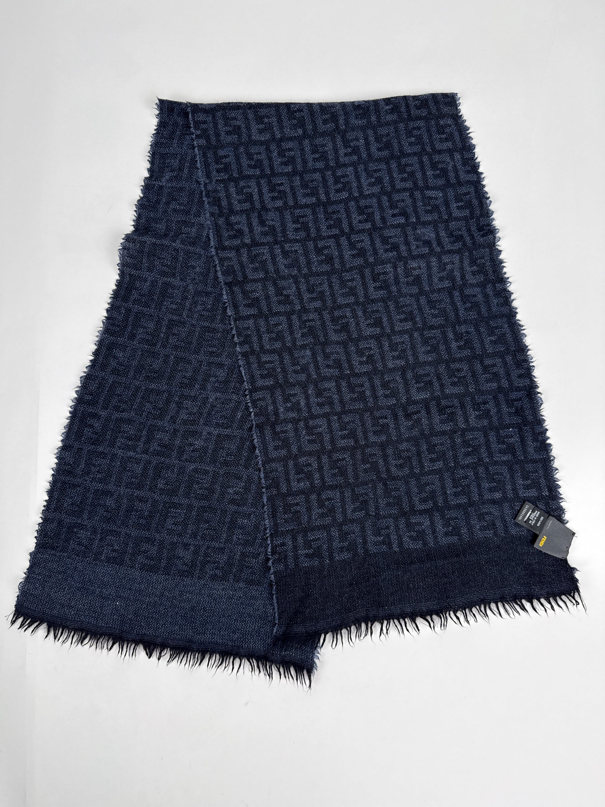 Sciarpa di Fendi in lana di tosa jacquard