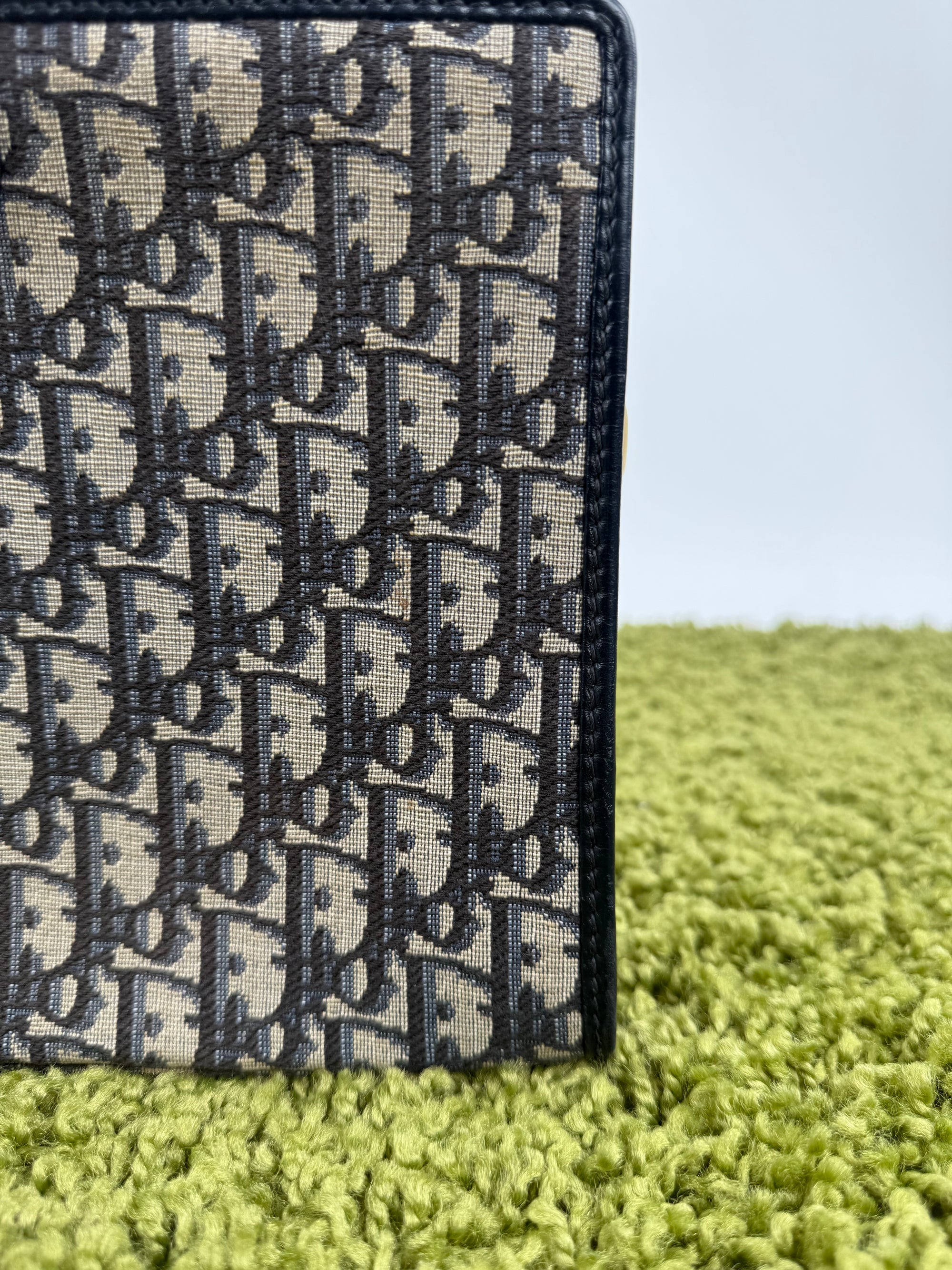 Pochette Dior Dea 30 Montaigne