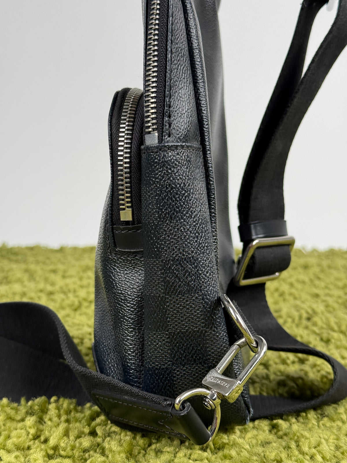 Mono spalla Louis Vuitton Avenue Sling Nero