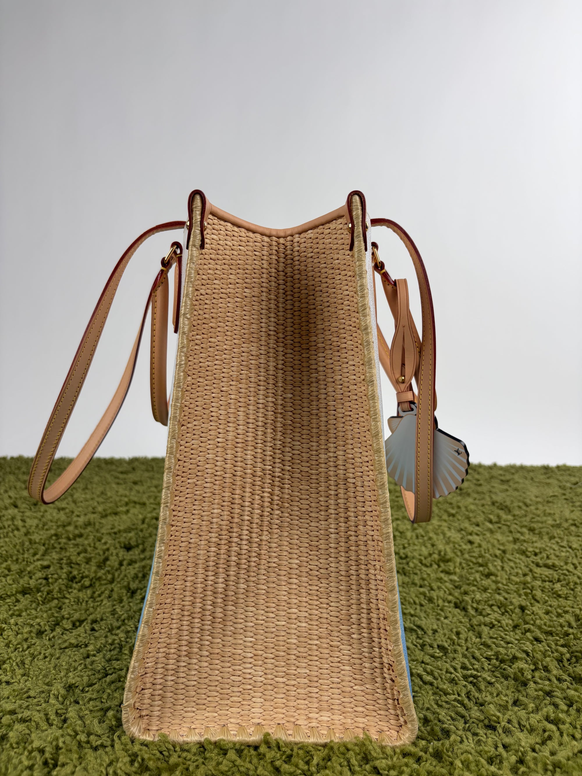 Borsa Louis Vuitton OnTheGo azzurra bianca e gialla