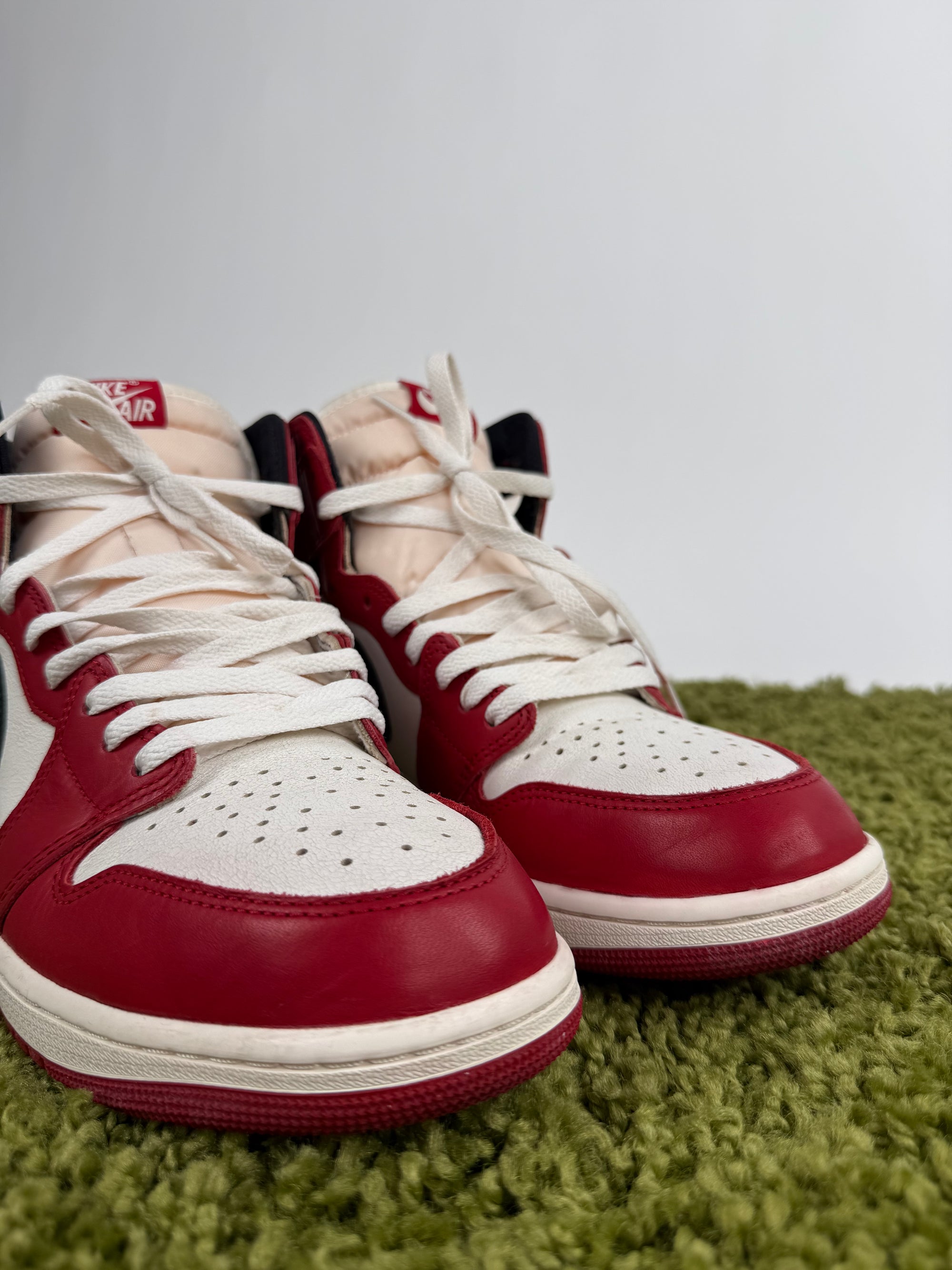 Nike Air Jordan 1 Retro High OG Chicago Lost and Found 44.5
