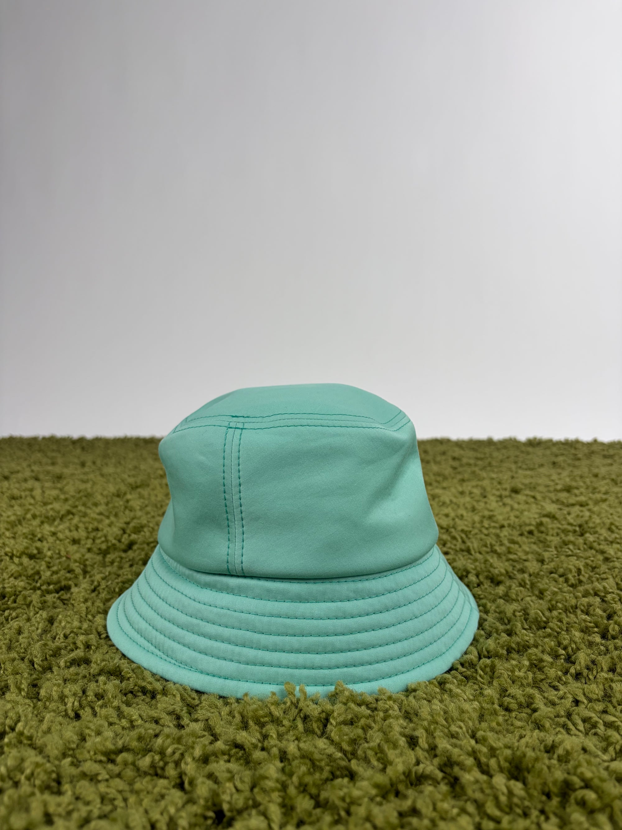 Cappello Chanel verde acqua