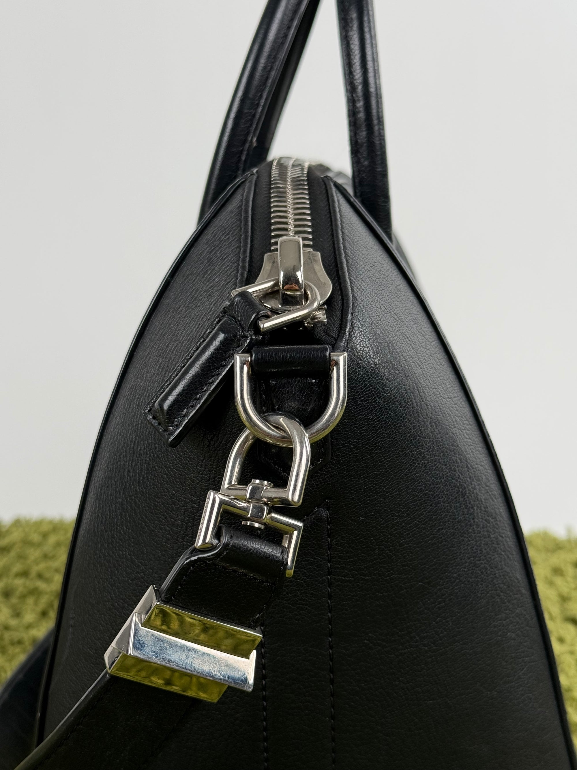 Borsa Antigona Givenchy in pelle Nera