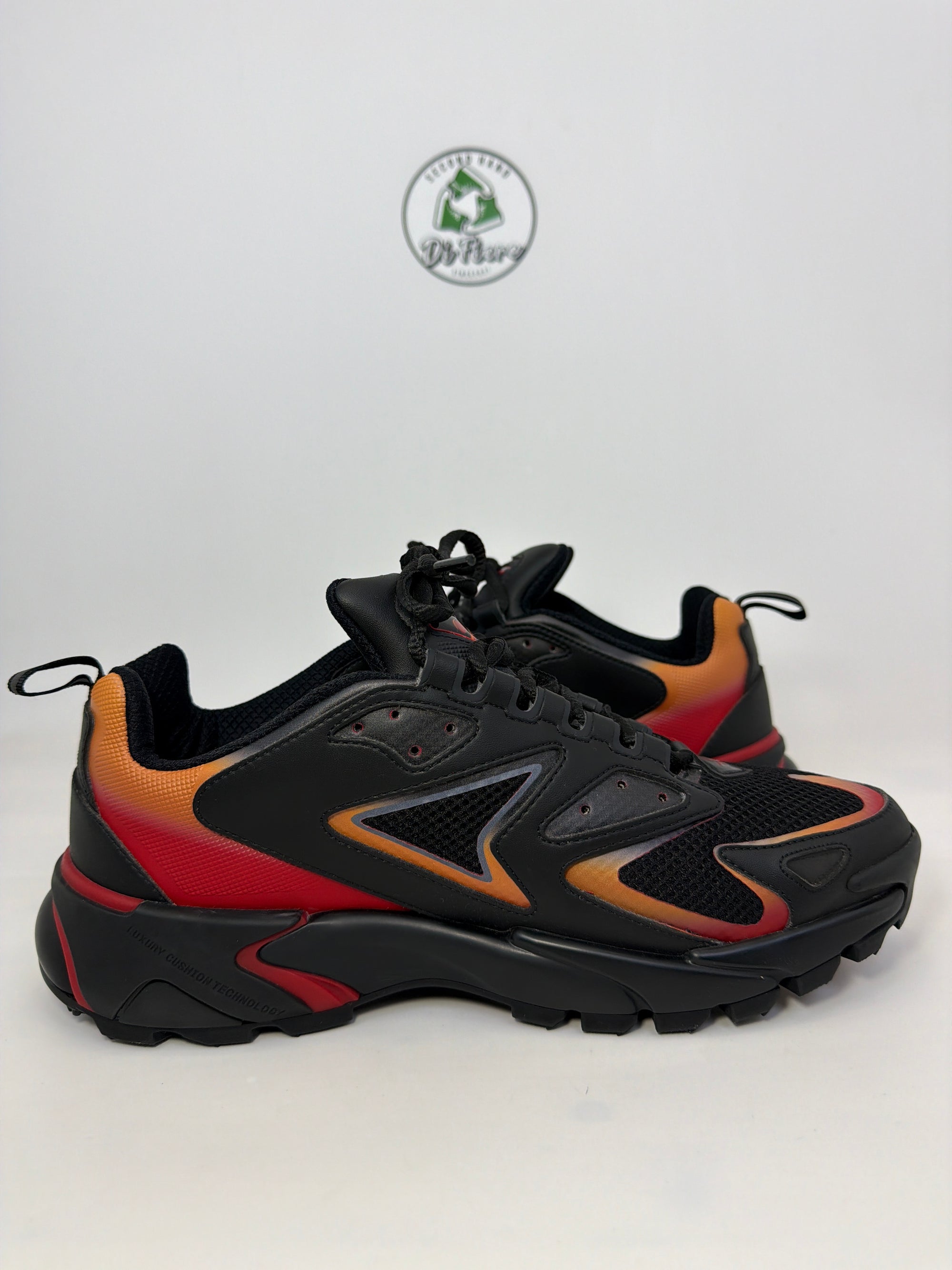 Louis Vuitton runner Size 7=41 veste 42