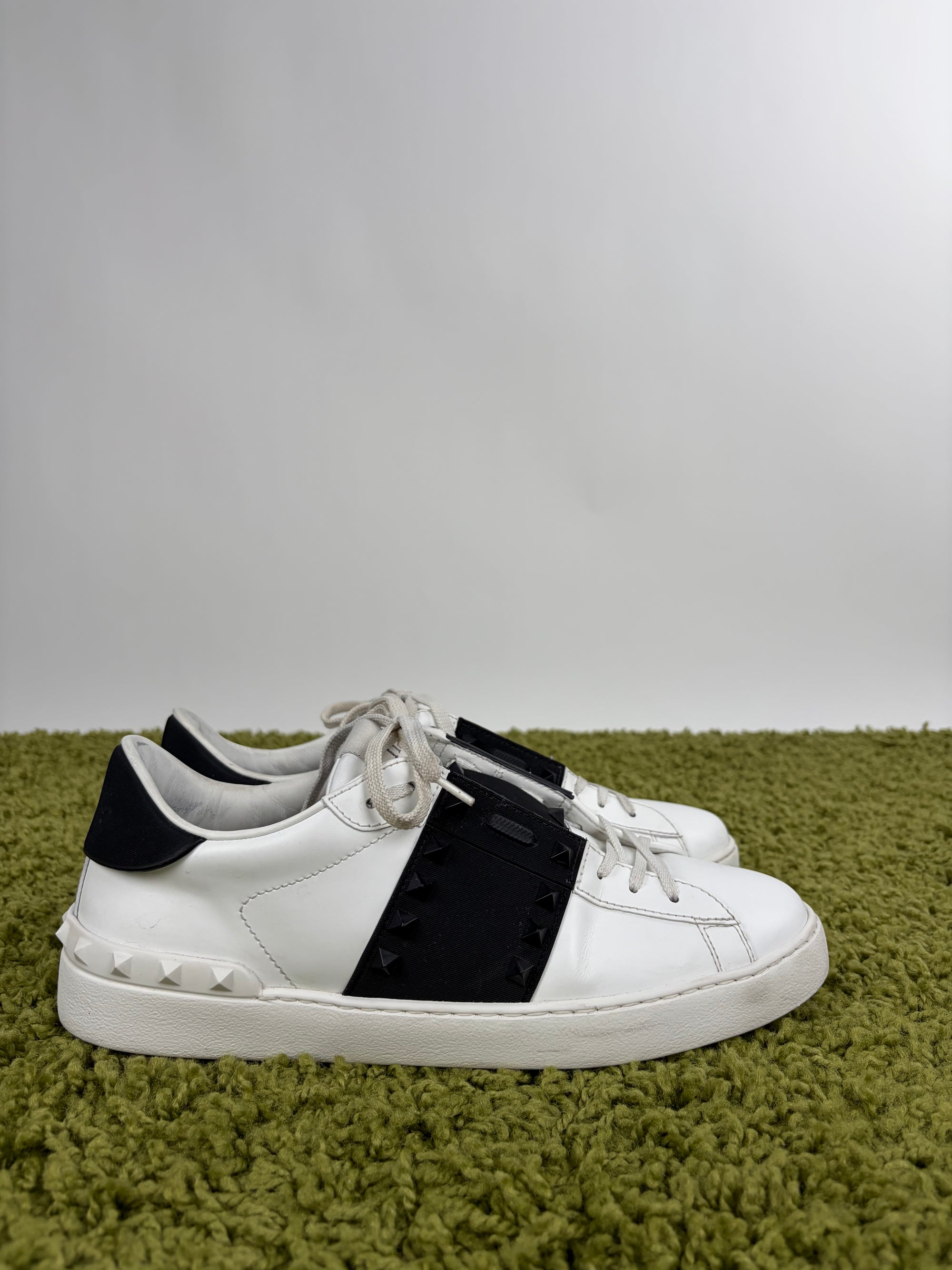 Valentino Rockstud Size 43 bianche e nere